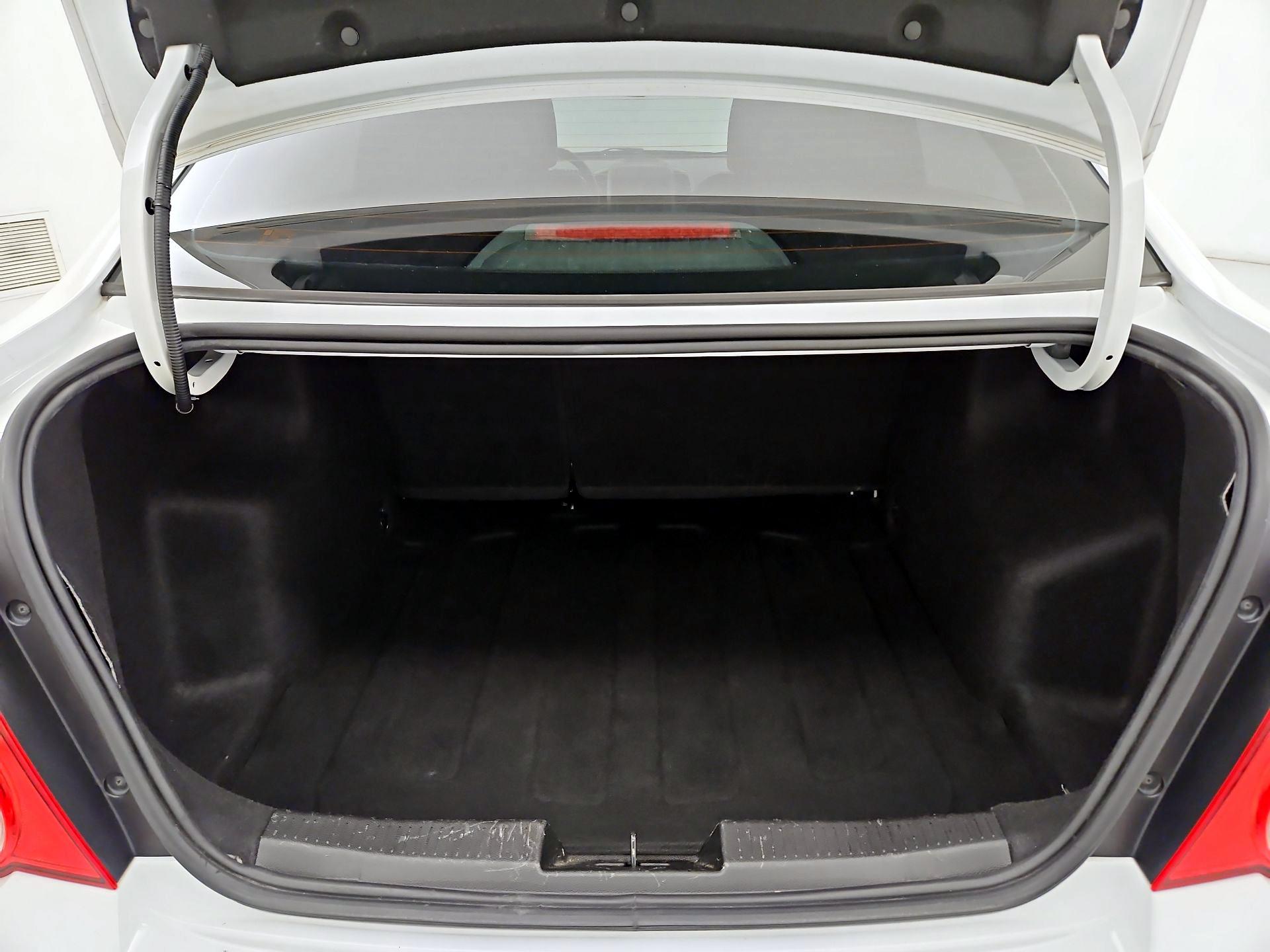 Thumbnail: 2016 Chevrolet Sonic - 19