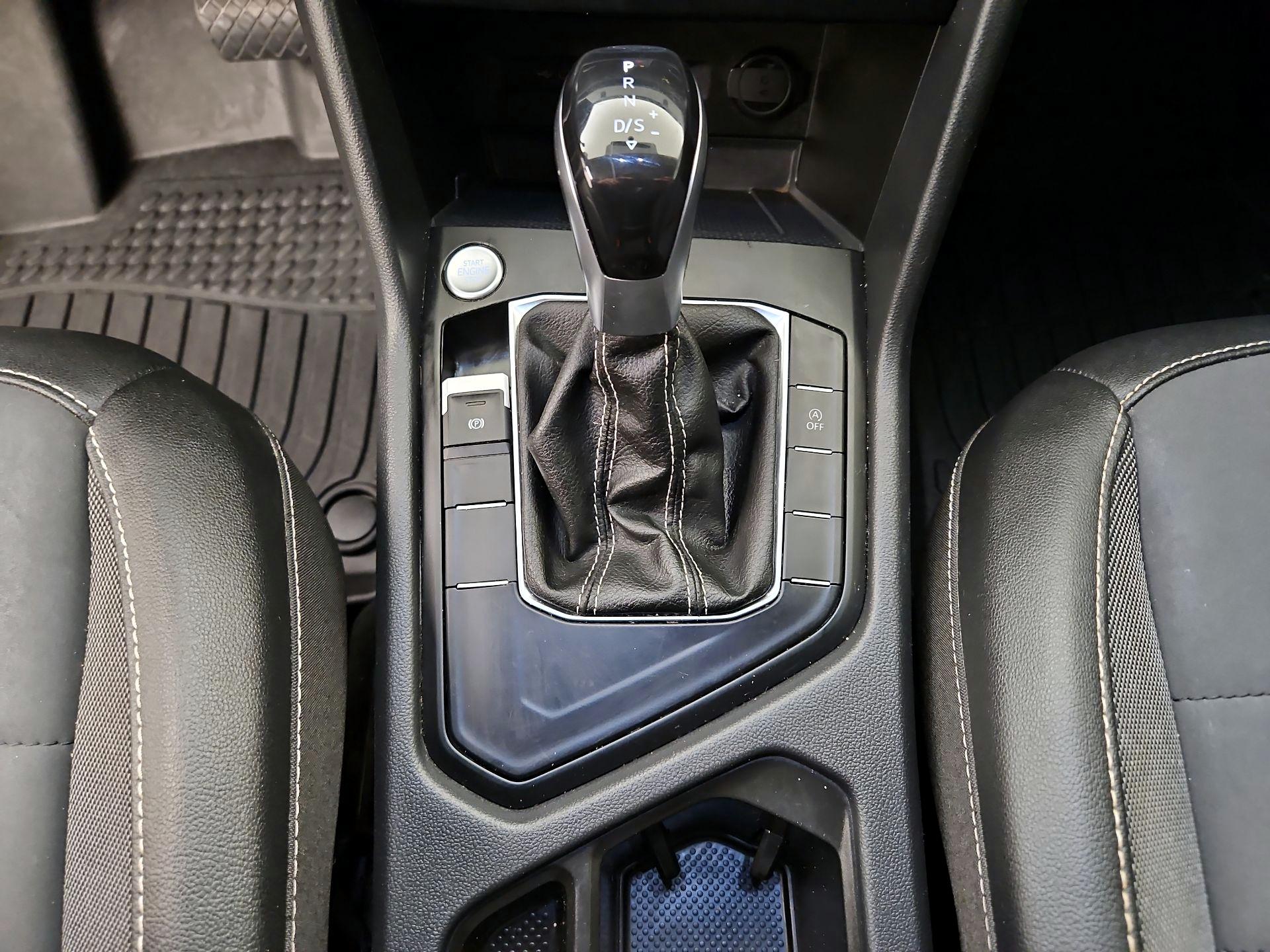 Thumbnail: 2022 Volkswagen Taos - 17