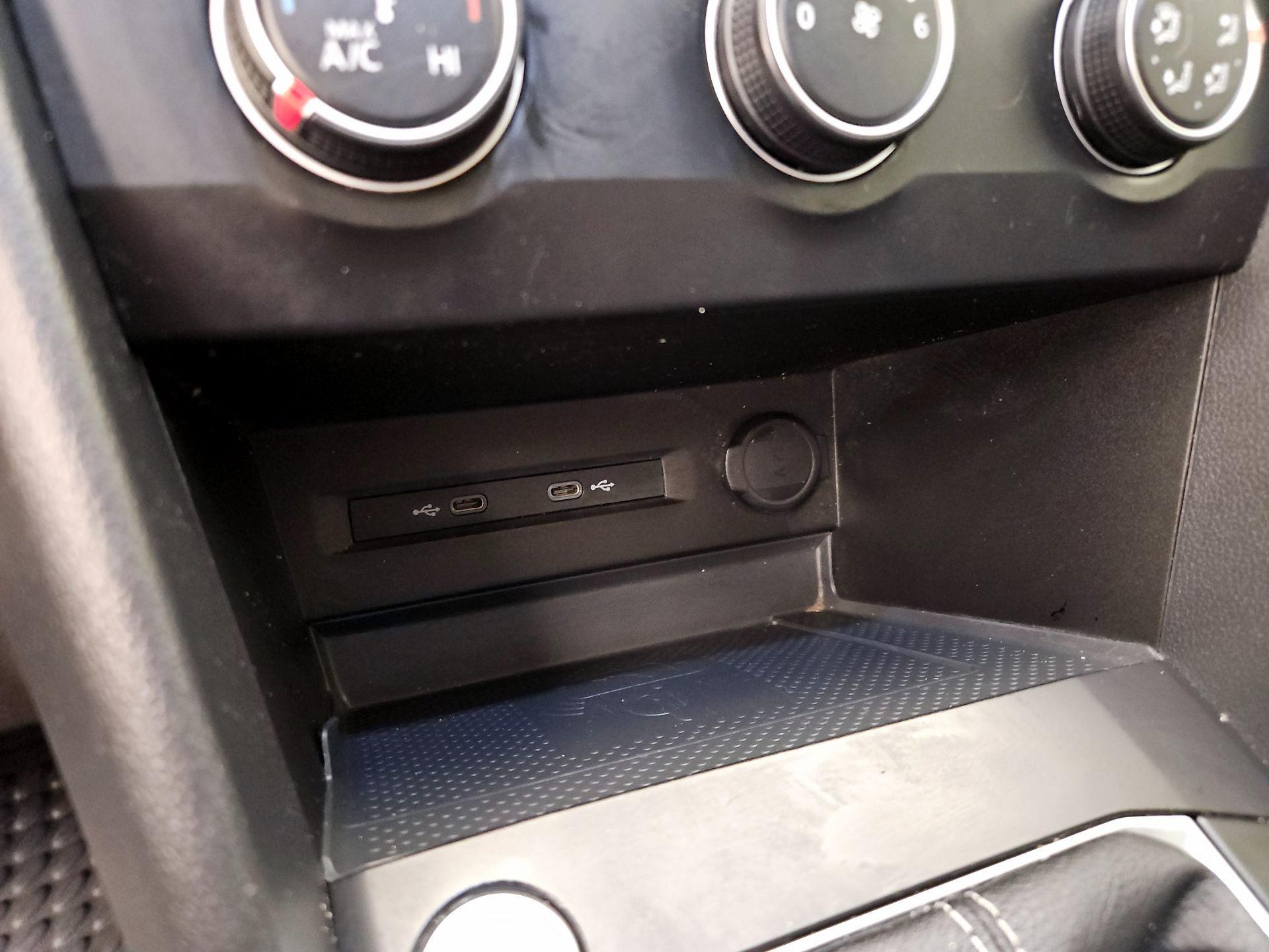 Thumbnail: 2022 Volkswagen Taos - 18