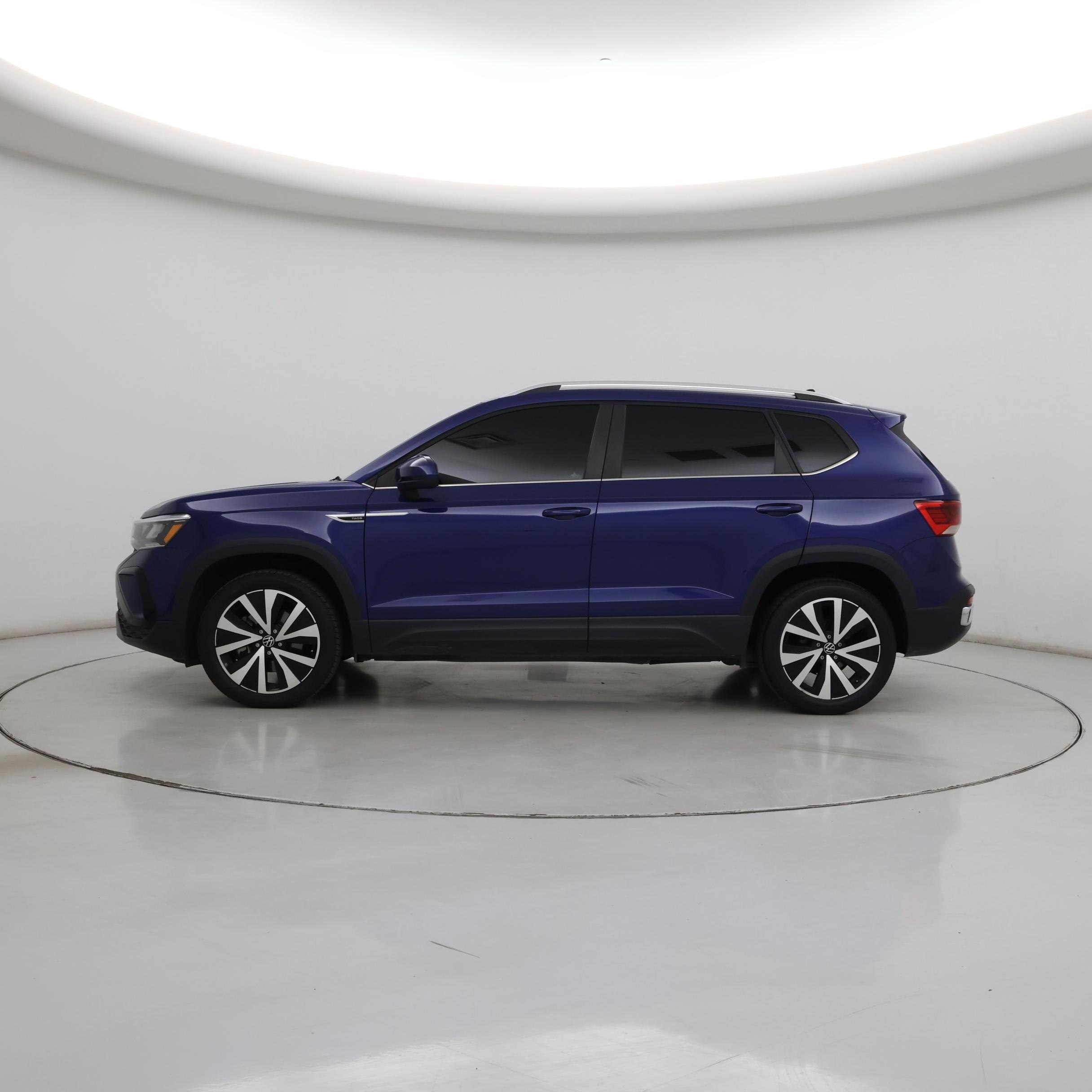 Thumbnail: 2022 Volkswagen Taos - 3