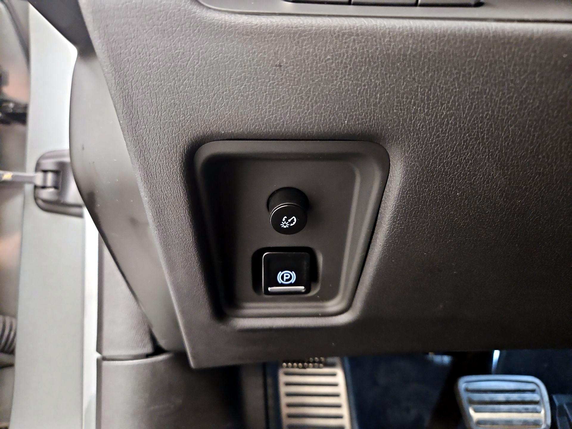 Thumbnail: 2023 Chevrolet Corvette - 13