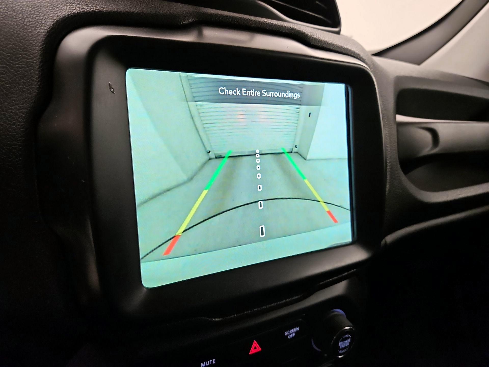 Thumbnail: 2018 Jeep Renegade - 15