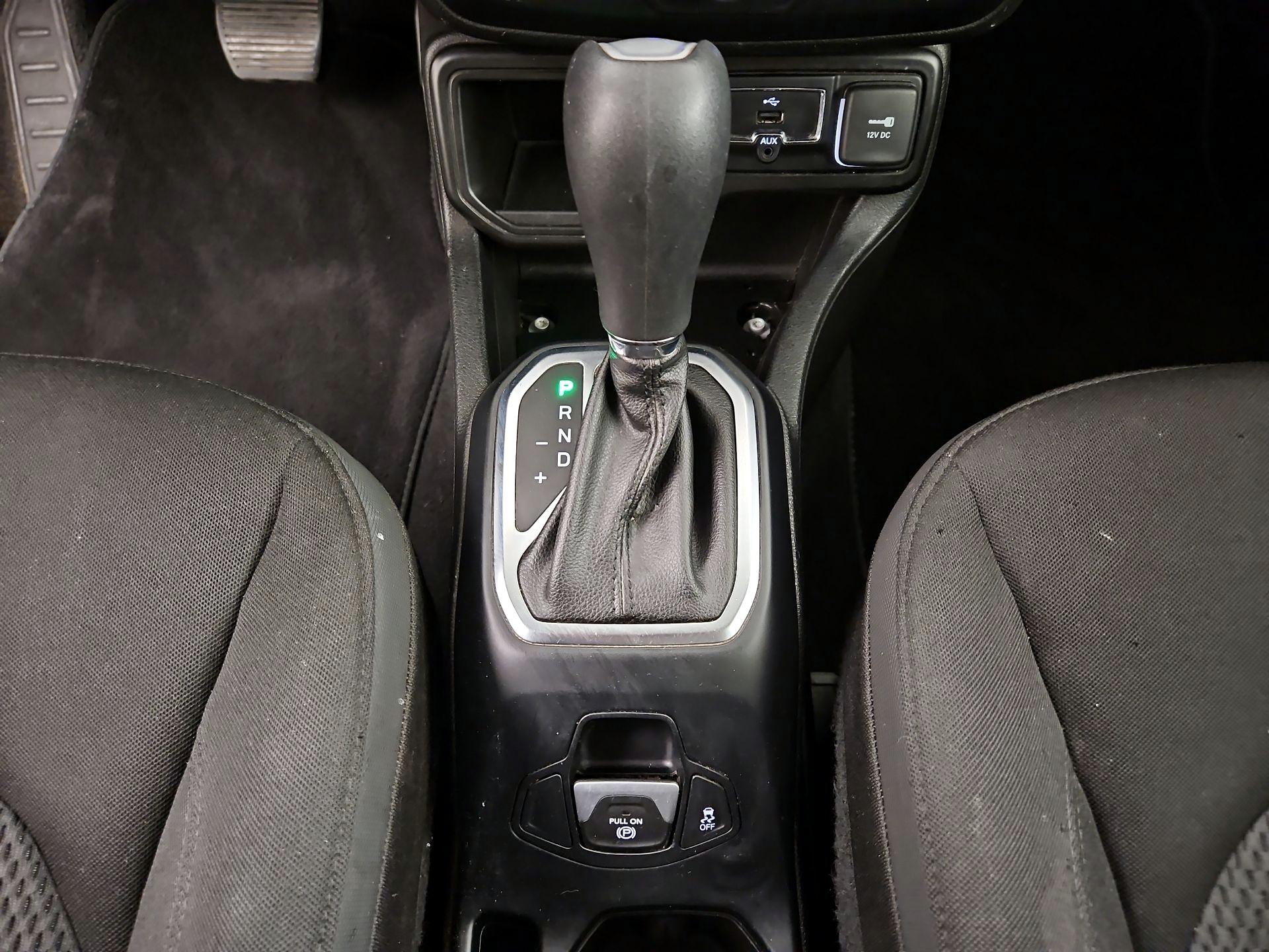 Thumbnail: 2018 Jeep Renegade - 18