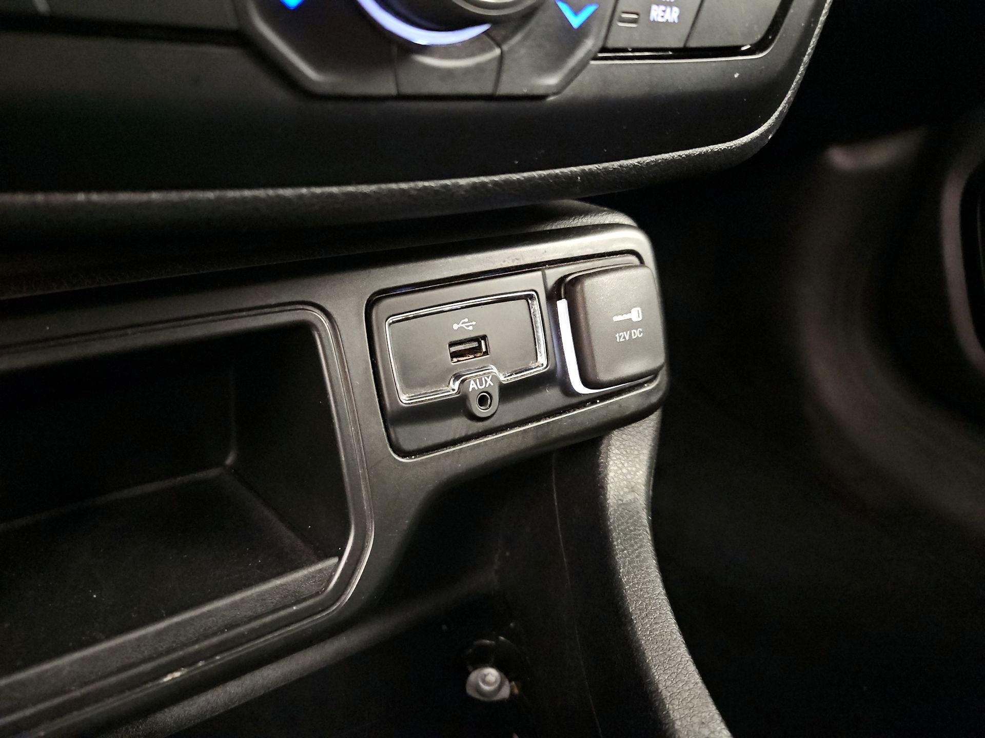 Thumbnail: 2018 Jeep Renegade - 19