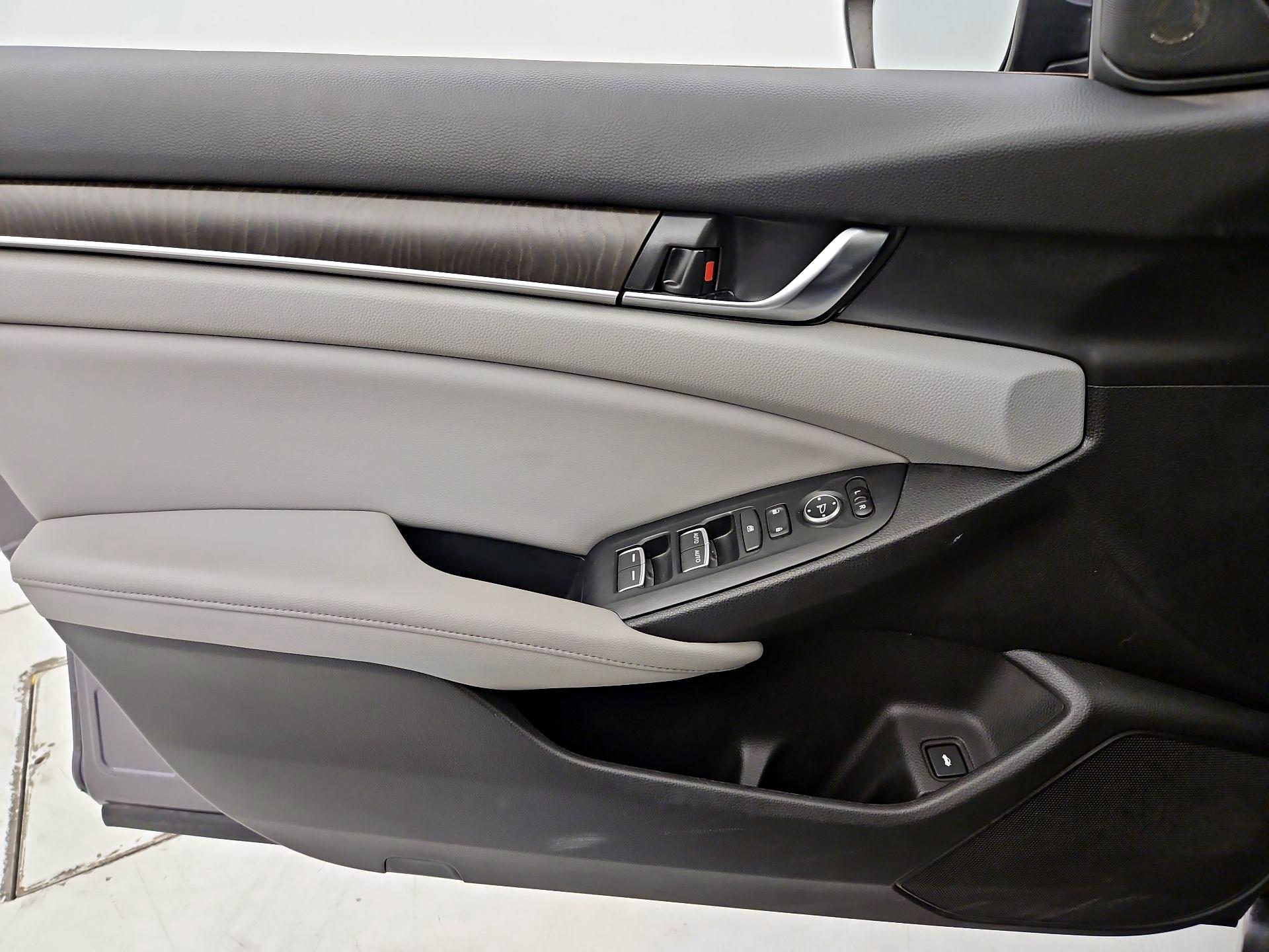 Thumbnail: 2018 Honda Accord - 12