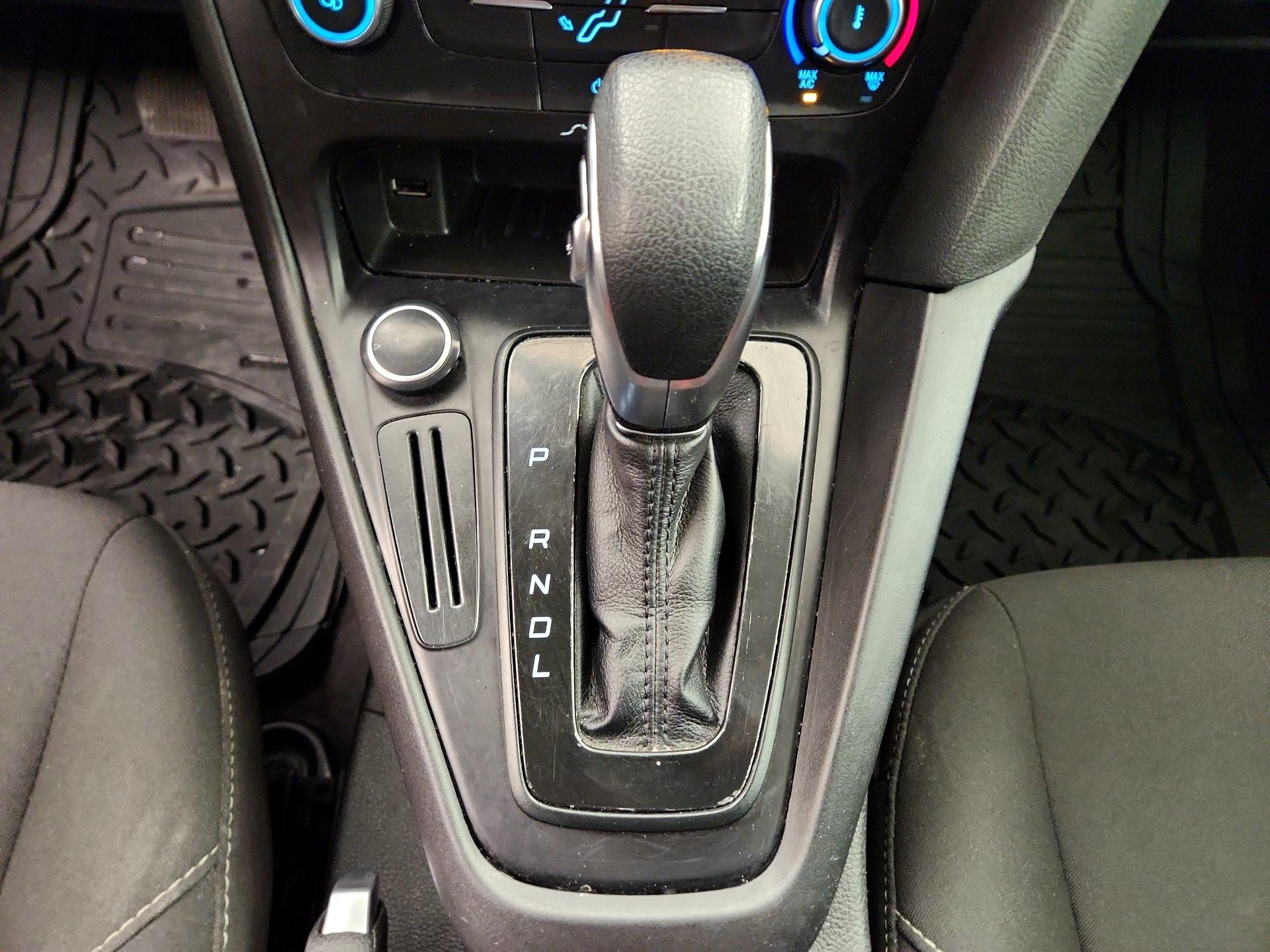 Thumbnail: 2016 Ford Focus - 17