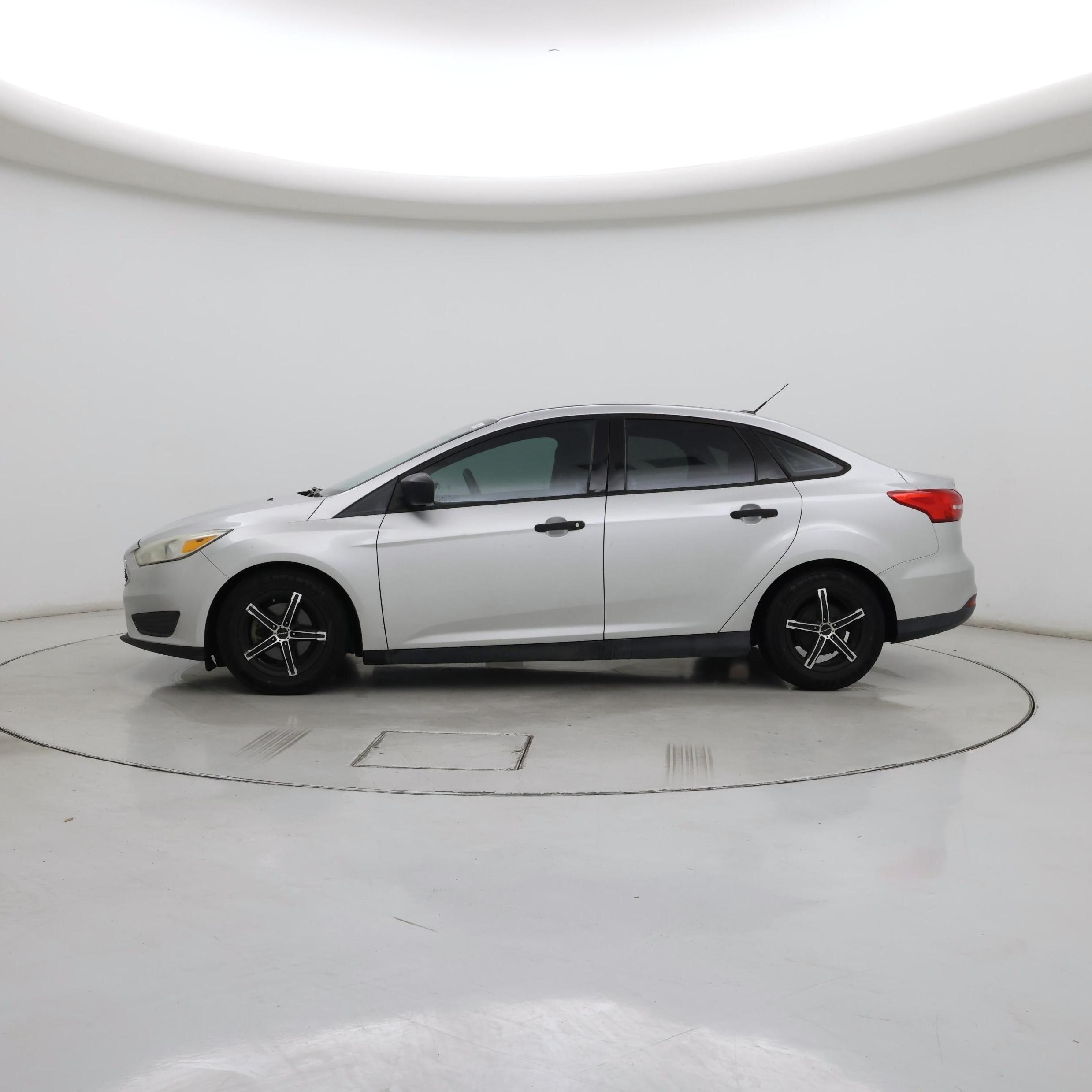 Thumbnail: 2016 Ford Focus - 3