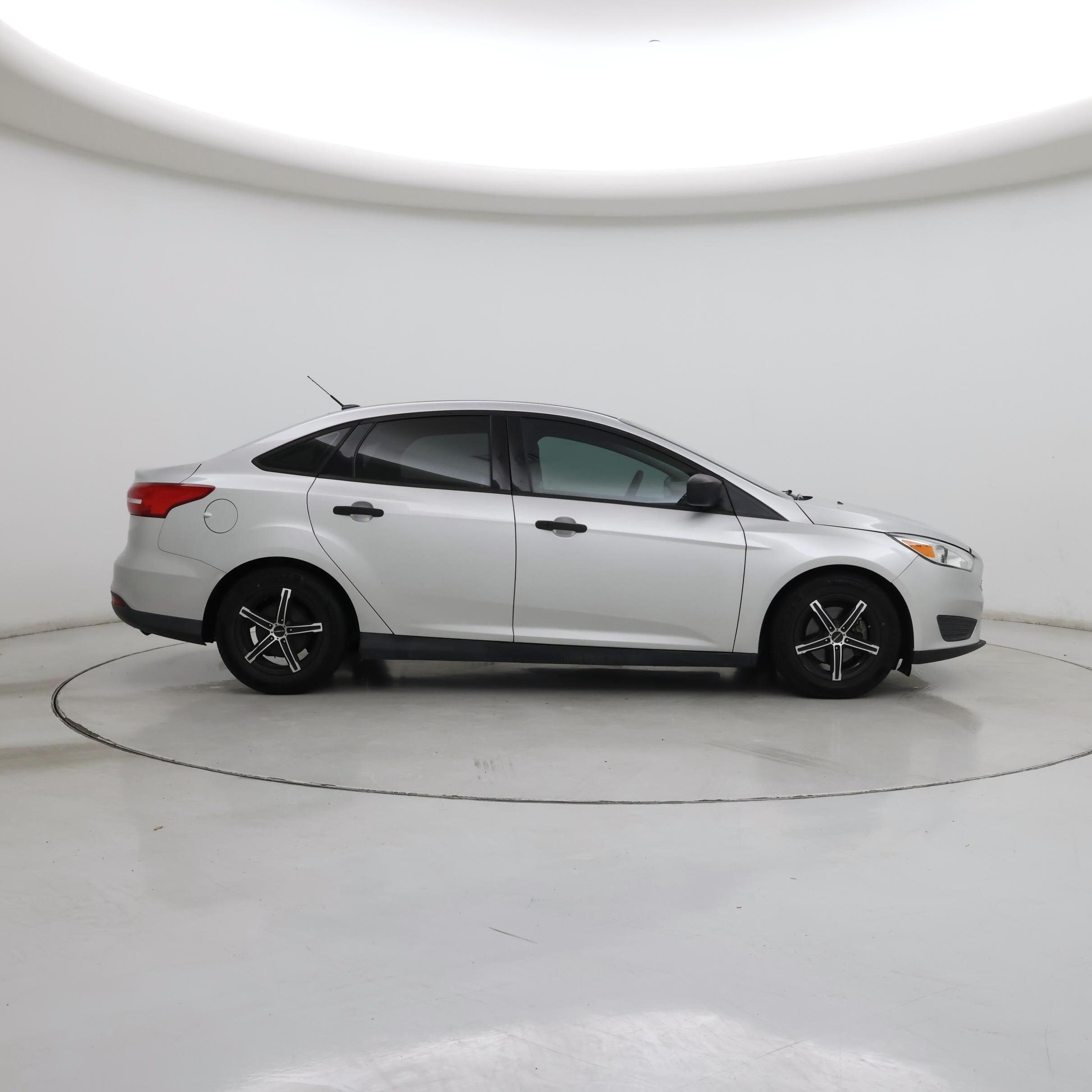 Thumbnail: 2016 Ford Focus - 7