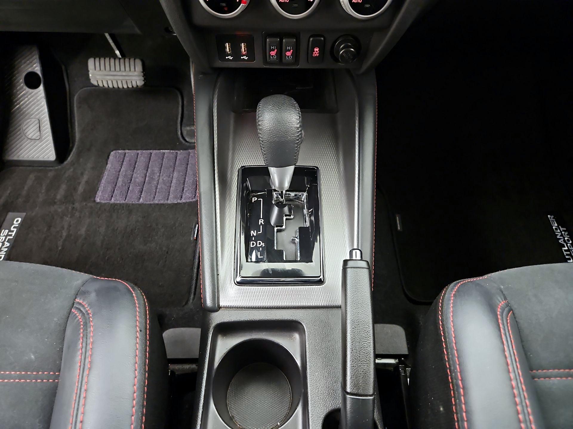 Thumbnail: 2022 Mitsubishi Outlander Sport - 17