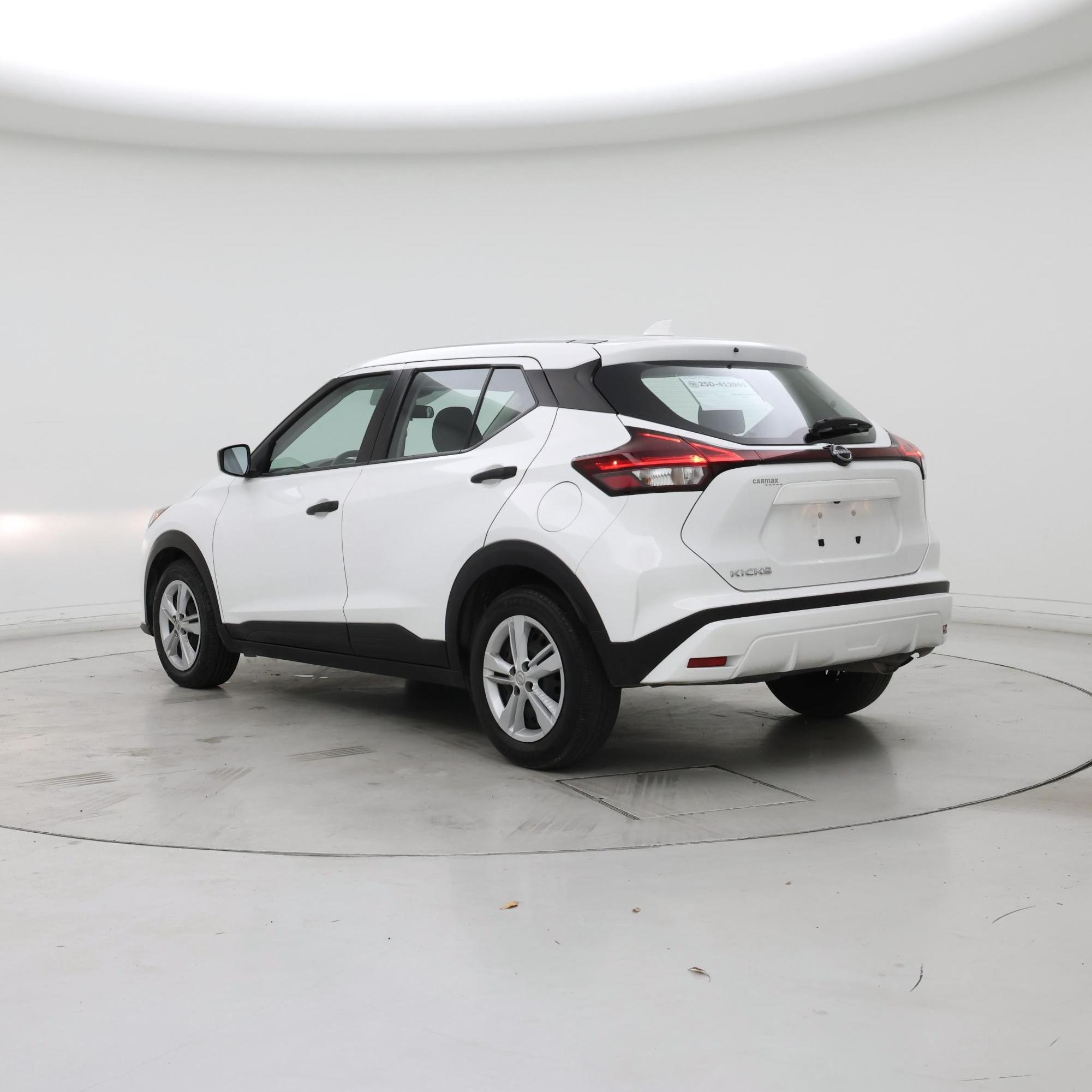 Thumbnail: 2023 Nissan Kicks - 2