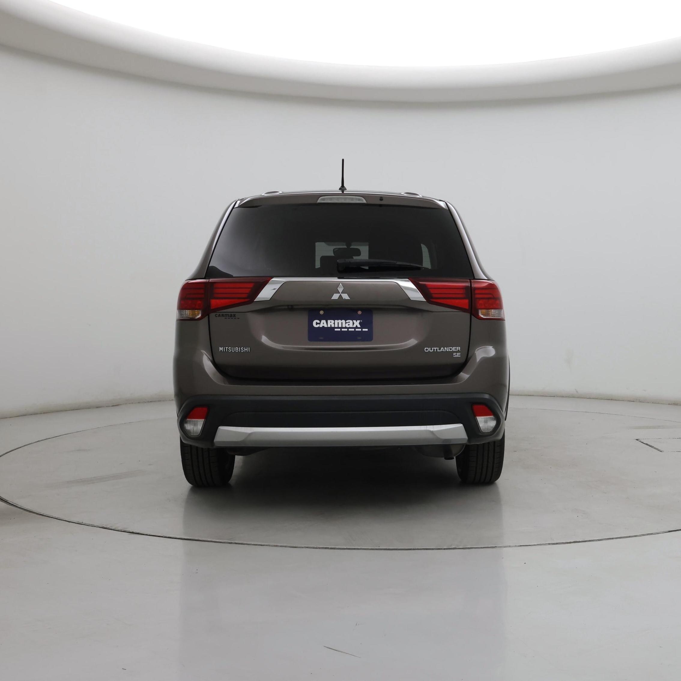 Thumbnail: 2016 Mitsubishi Outlander - 6