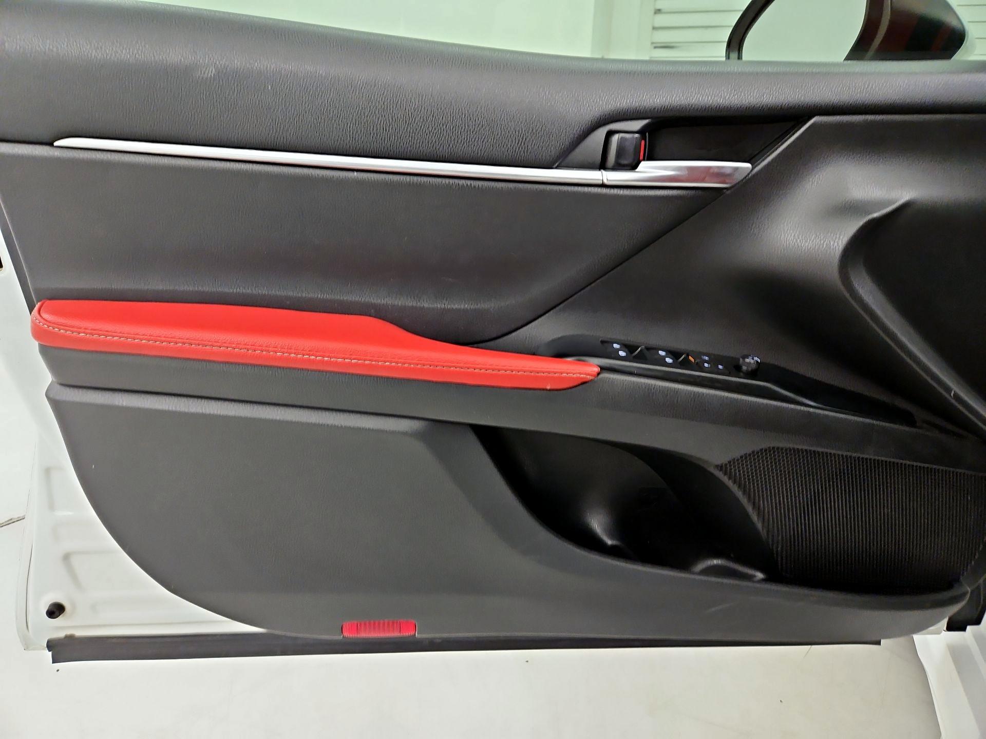 Thumbnail: 2020 Toyota Camry - 12