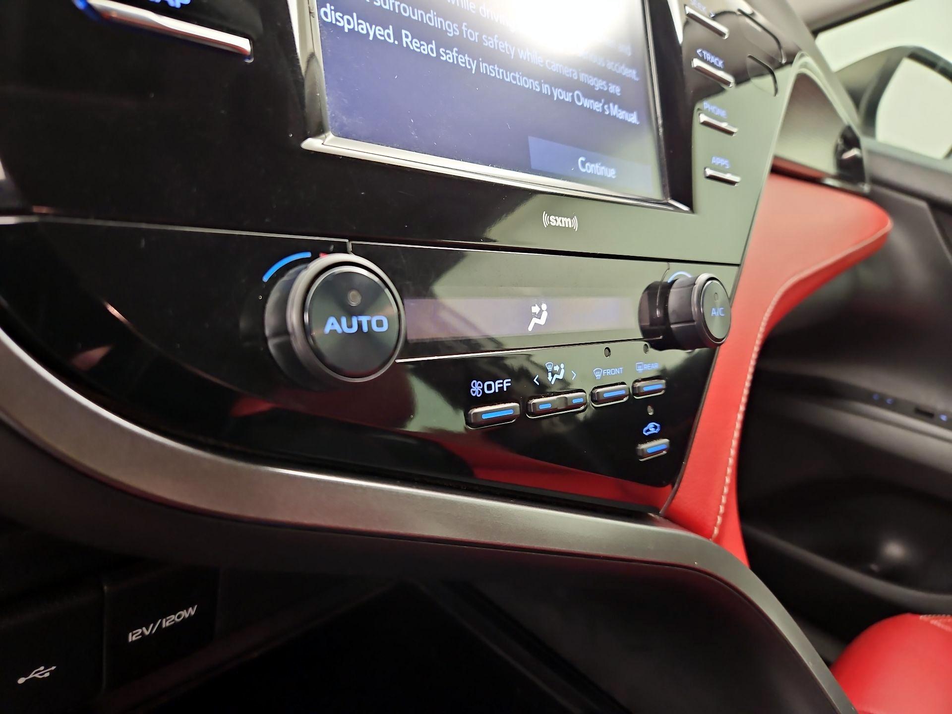 Thumbnail: 2020 Toyota Camry - 16