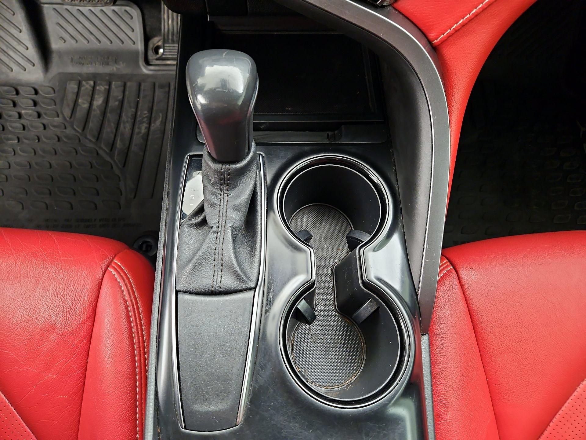 Thumbnail: 2020 Toyota Camry - 17