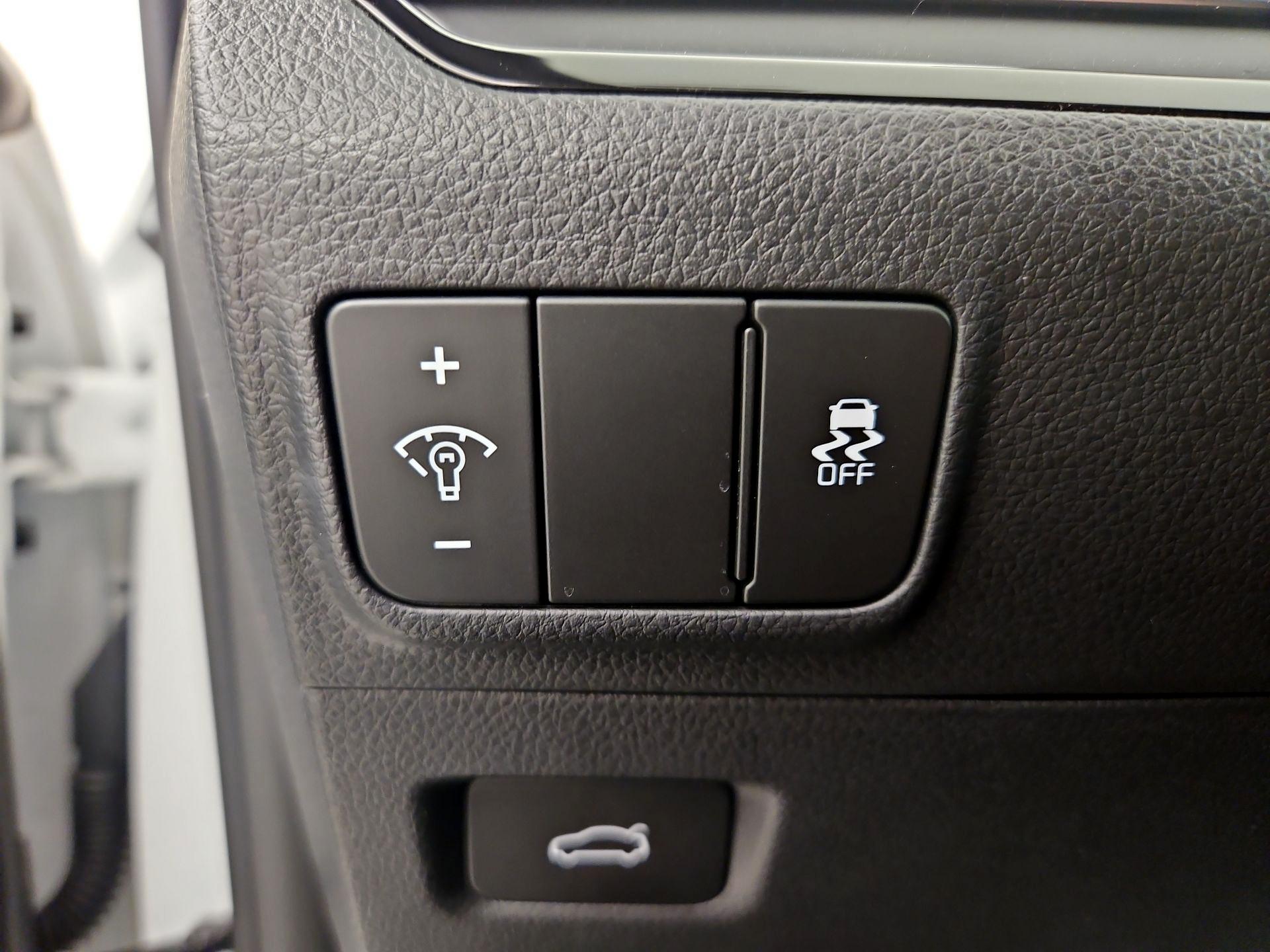 Thumbnail: 2026 Kia K5 - 13