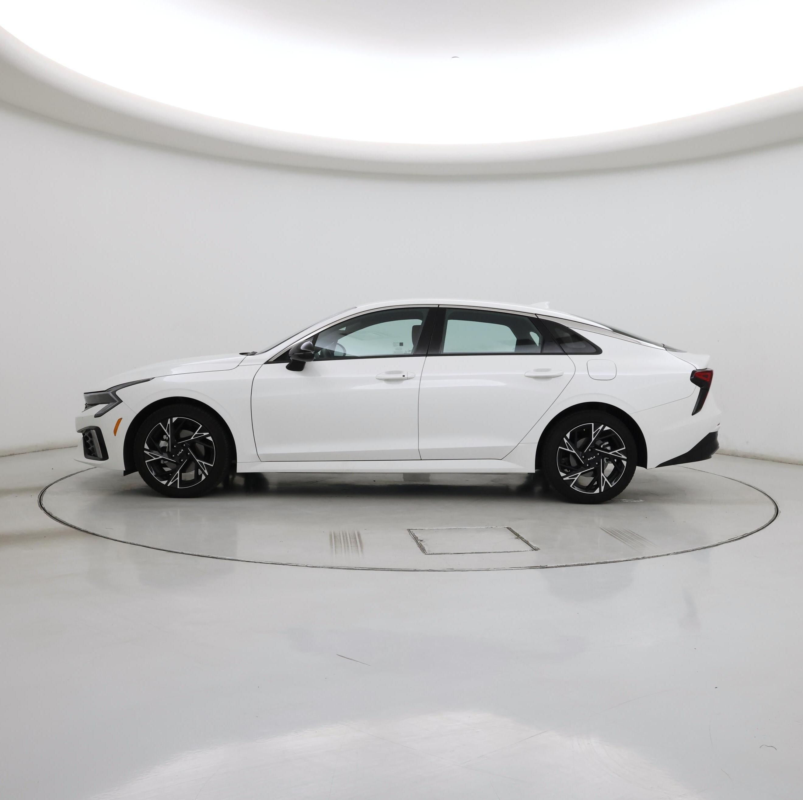 Thumbnail: 2026 Kia K5 - 3