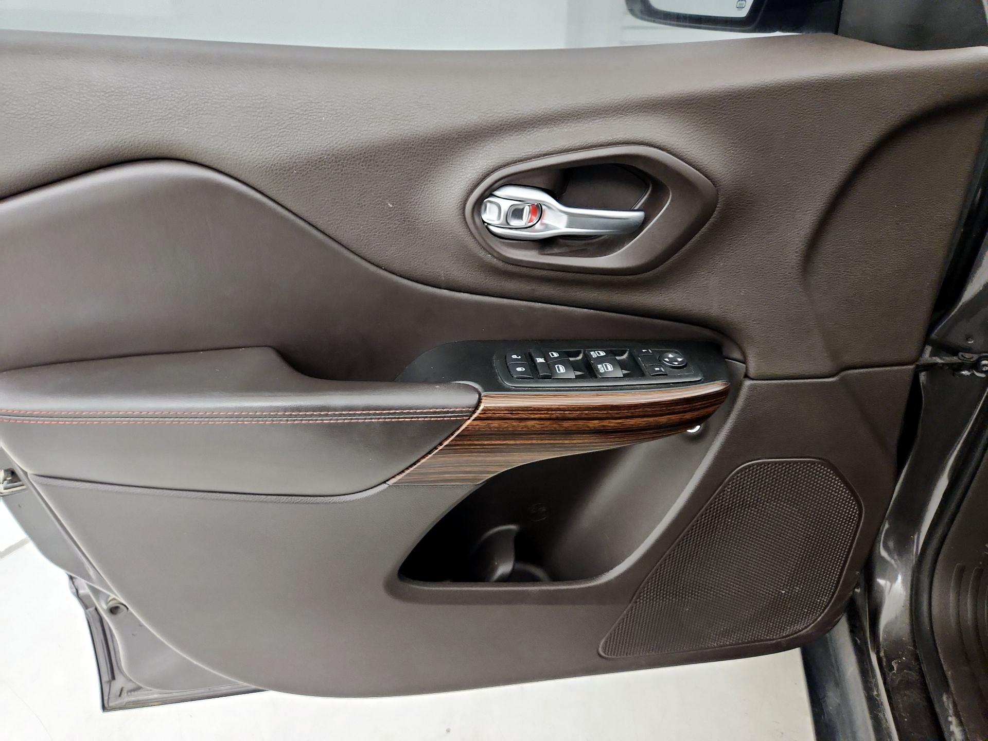 Thumbnail: 2014 Jeep Cherokee - 12