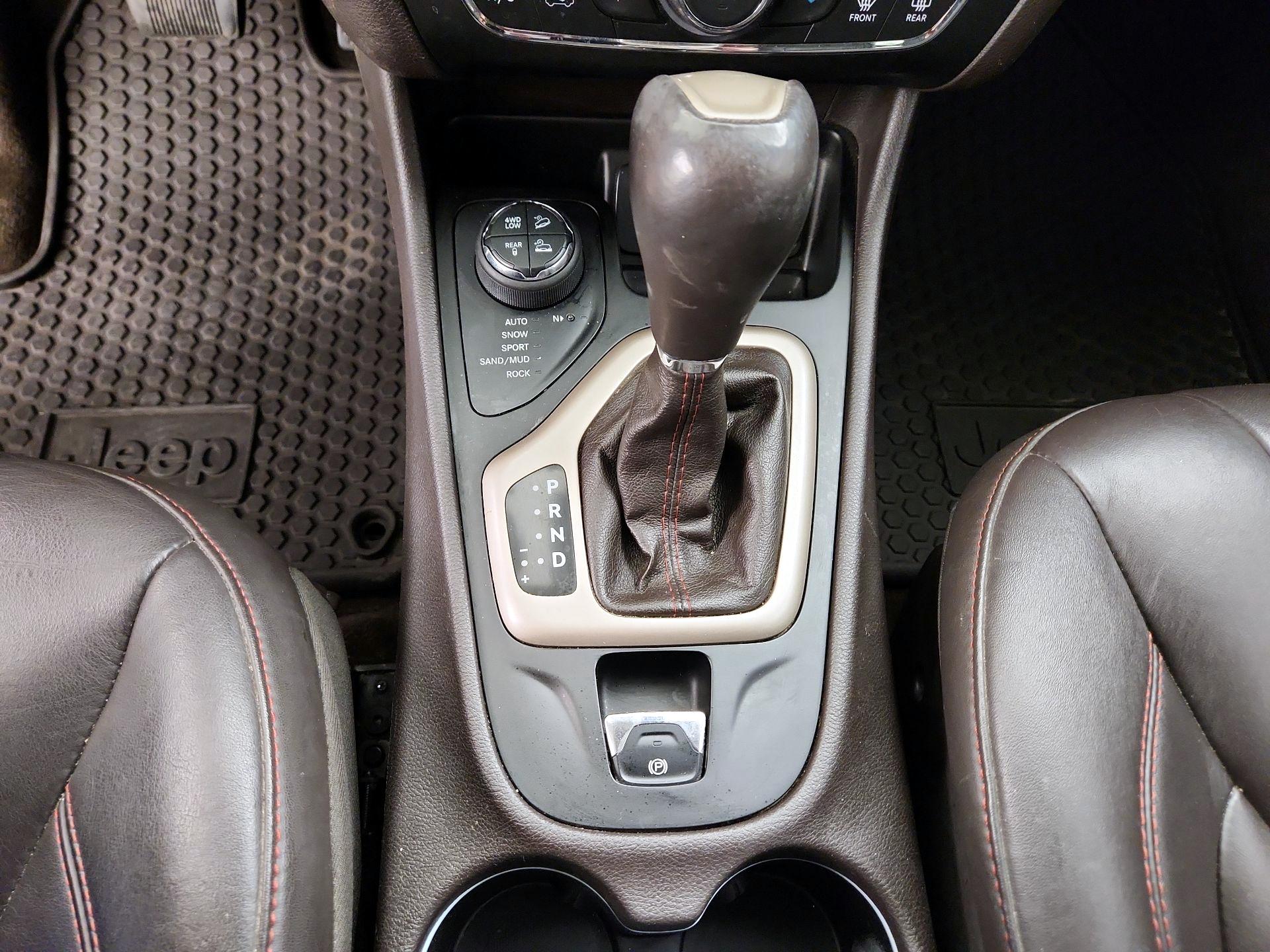 Thumbnail: 2014 Jeep Cherokee - 17