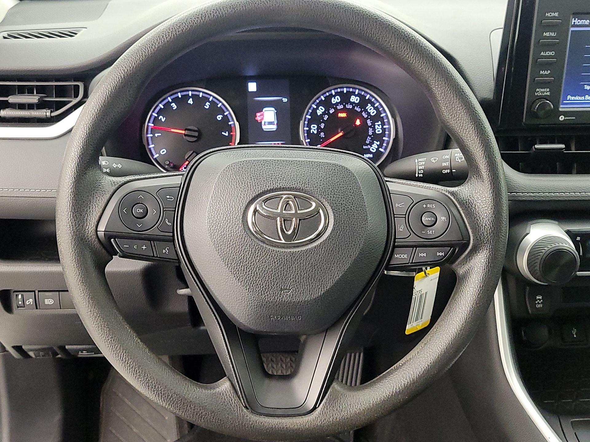 Thumbnail: 2022 Toyota RAV4 - 10