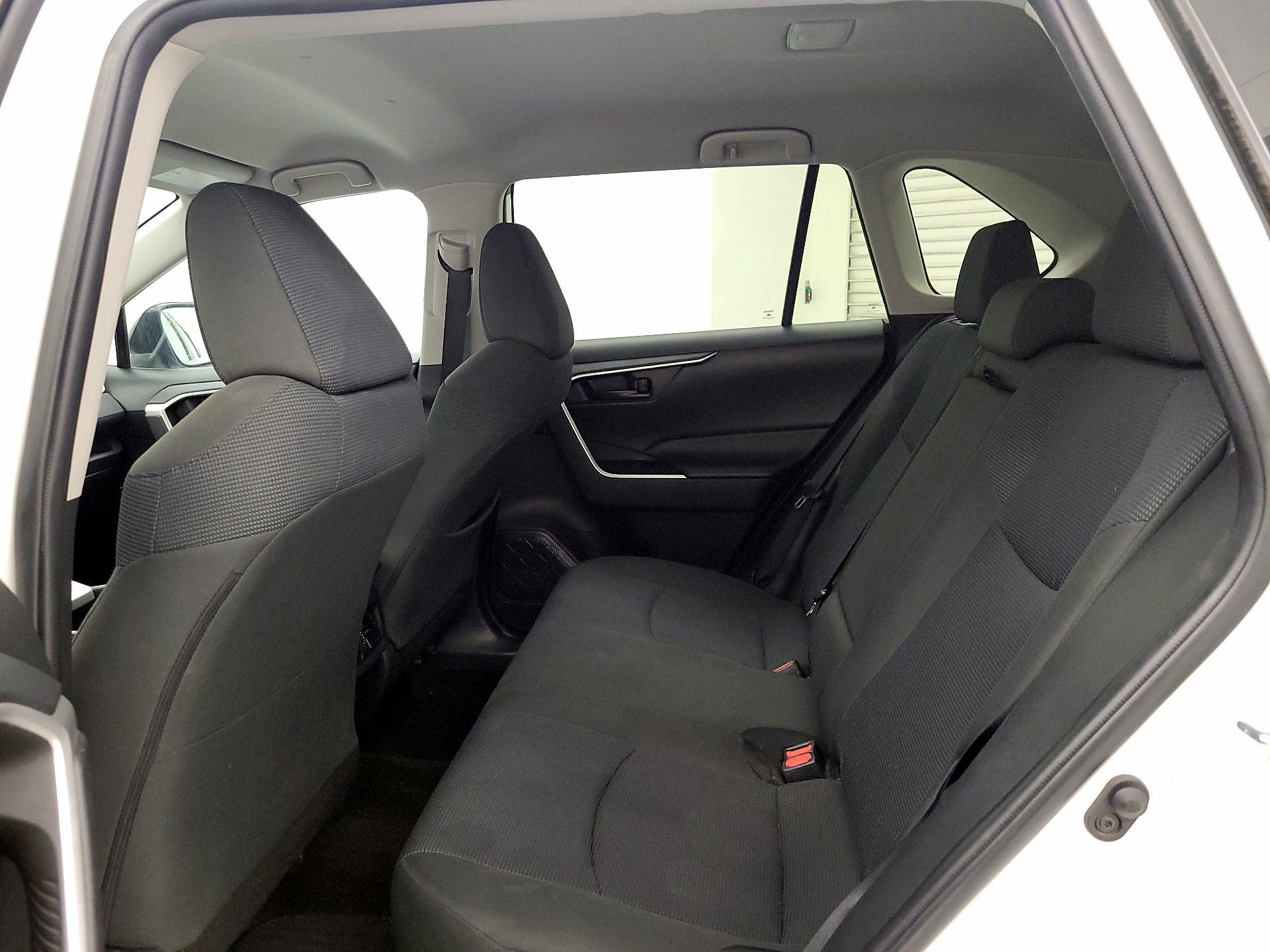 Thumbnail: 2022 Toyota RAV4 - 17