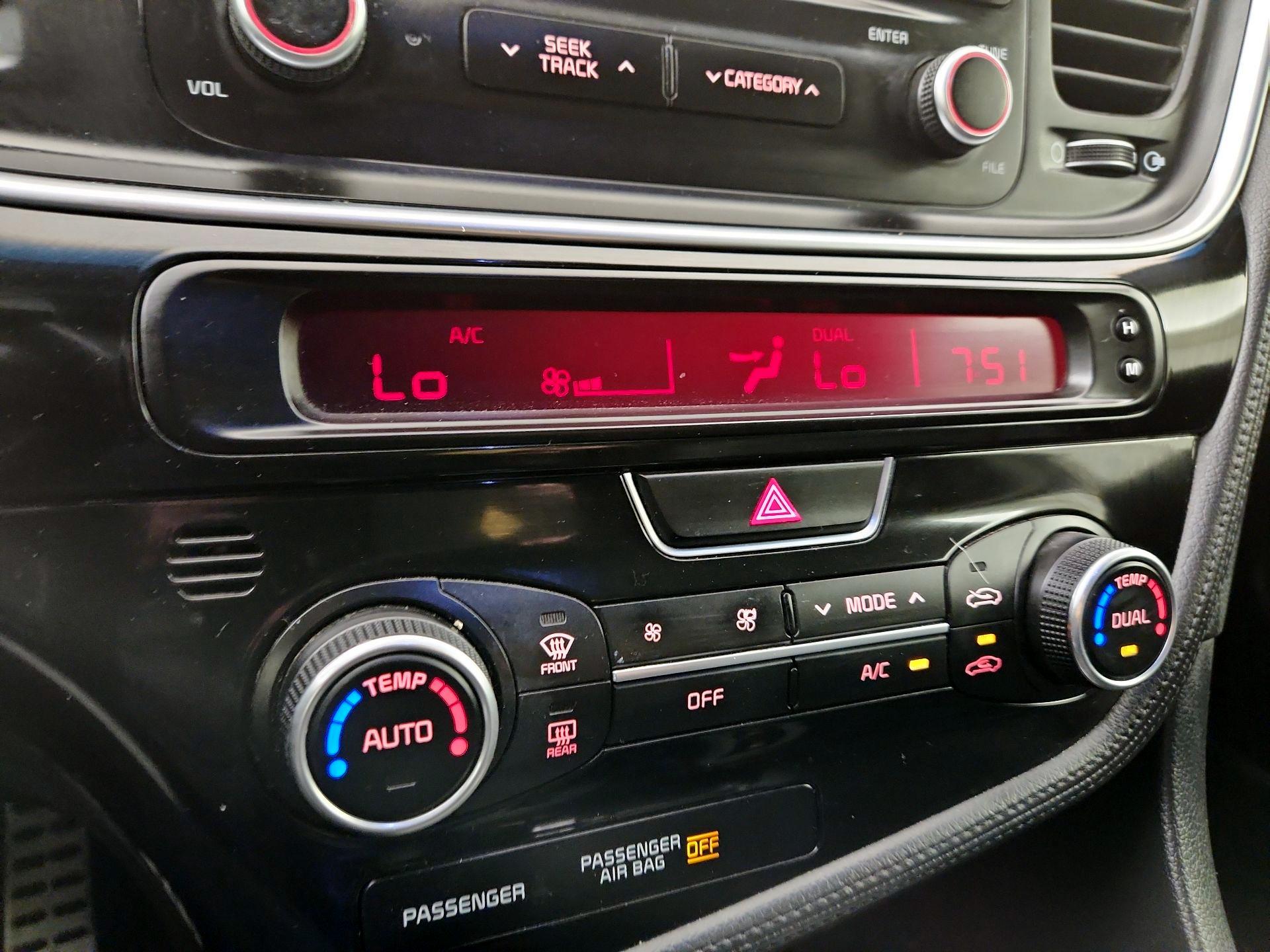 Thumbnail: 2015 Kia Optima - 16