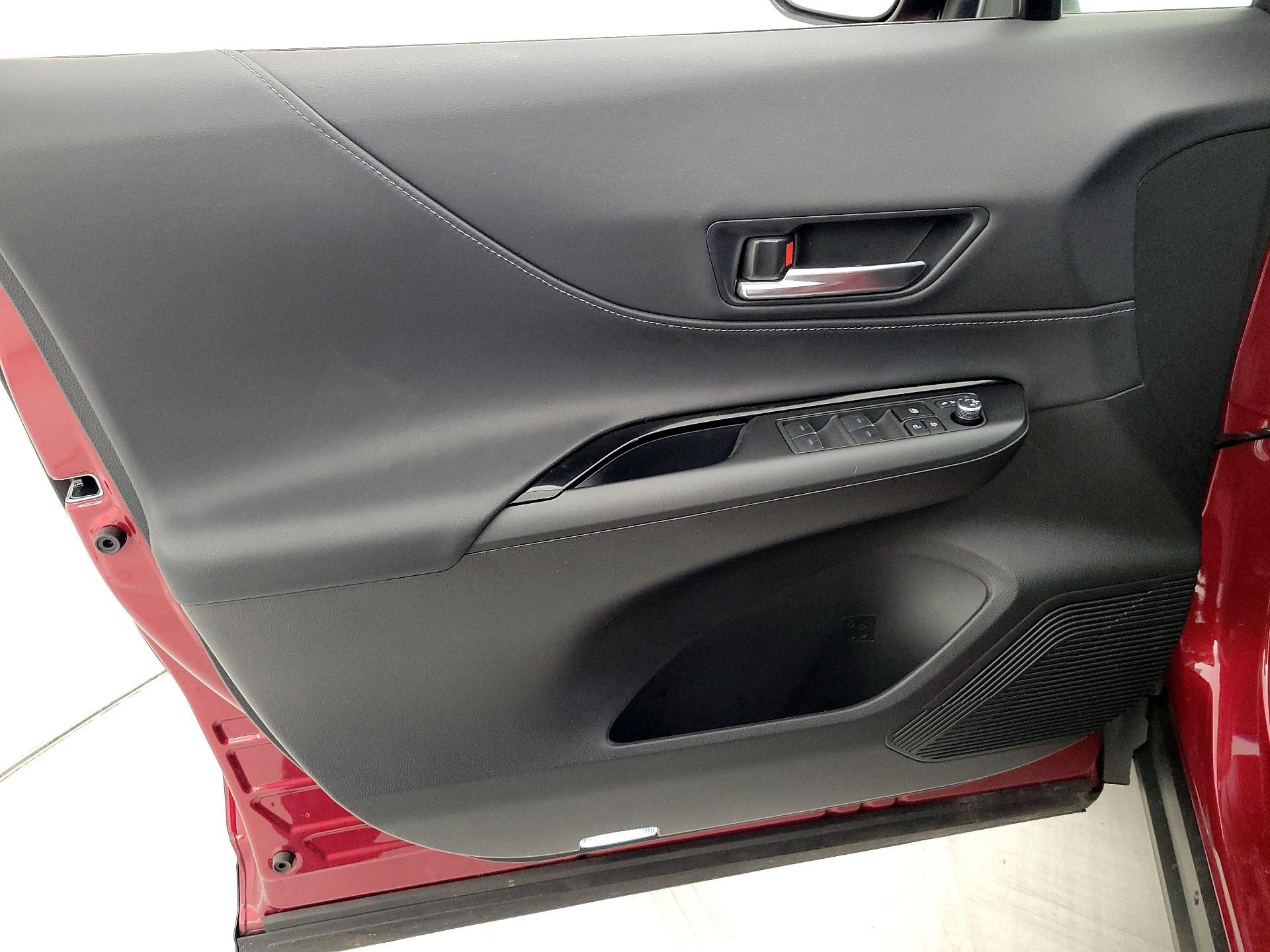 Thumbnail: 2023 Toyota Venza - 12