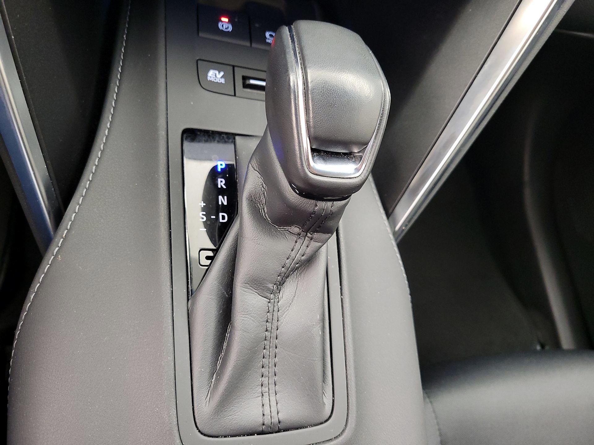 Thumbnail: 2023 Toyota Venza - 17