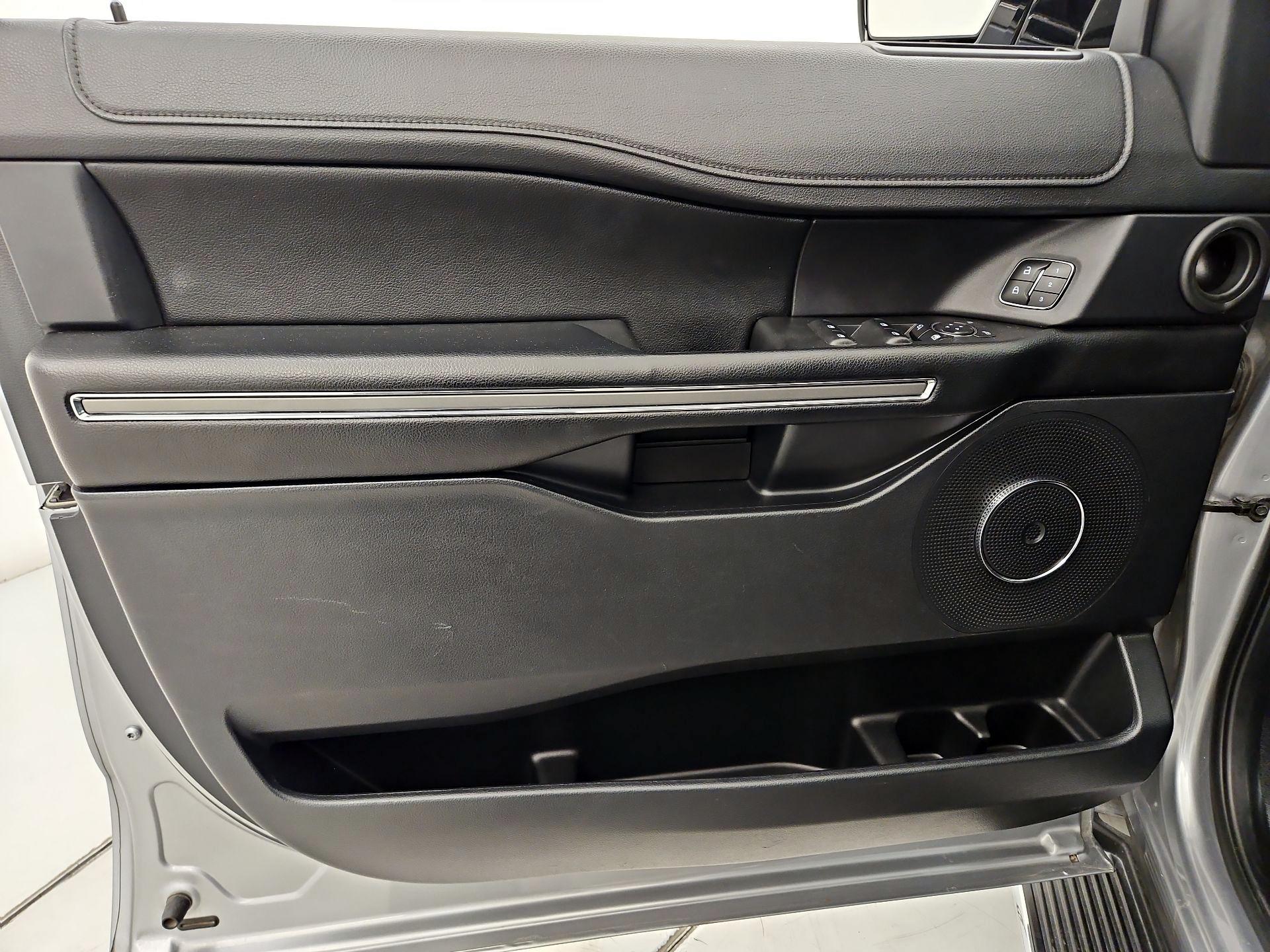 Thumbnail: 2021 Ford Expedition - 12