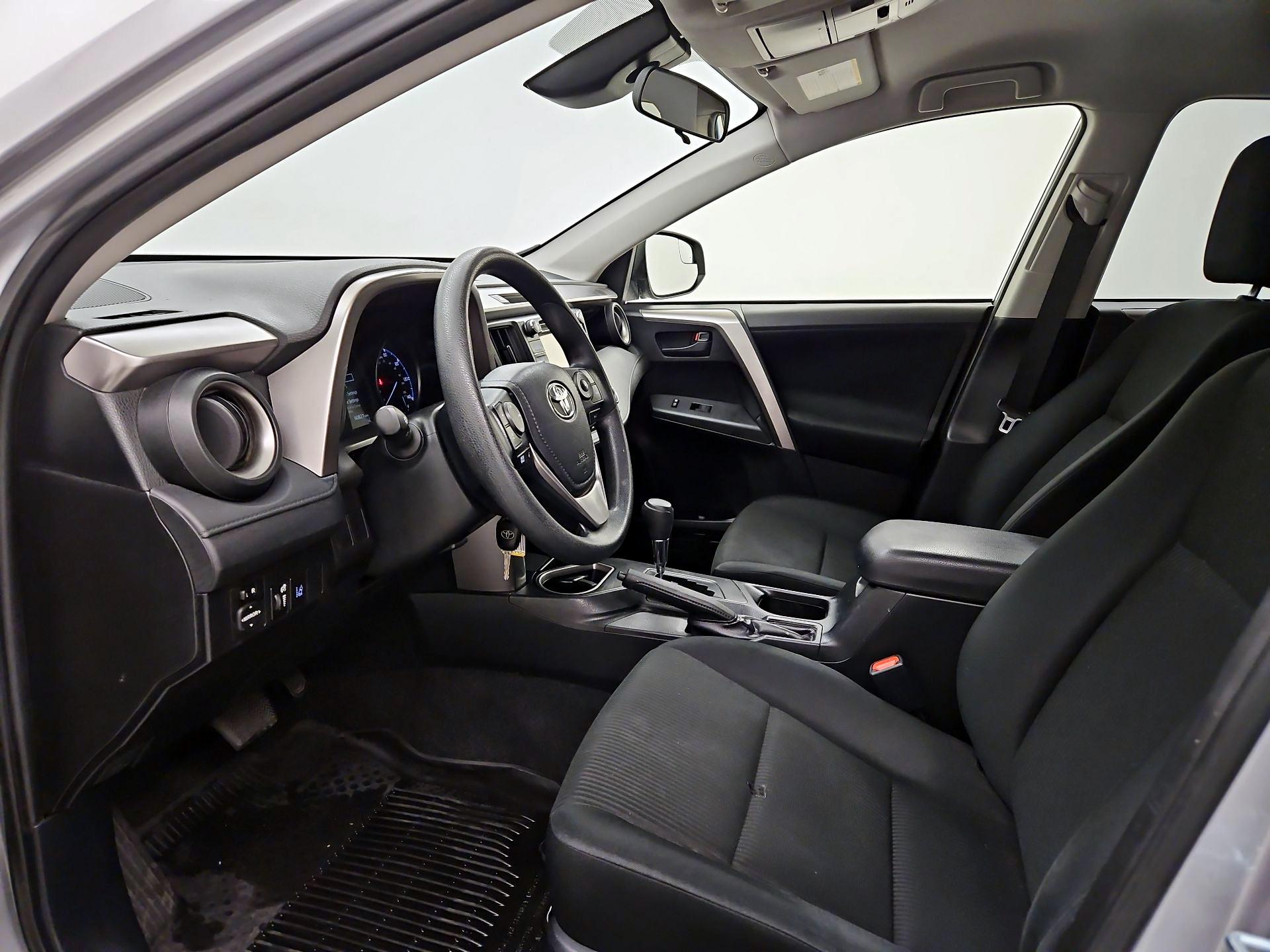 Thumbnail: 2018 Toyota RAV4 - 11