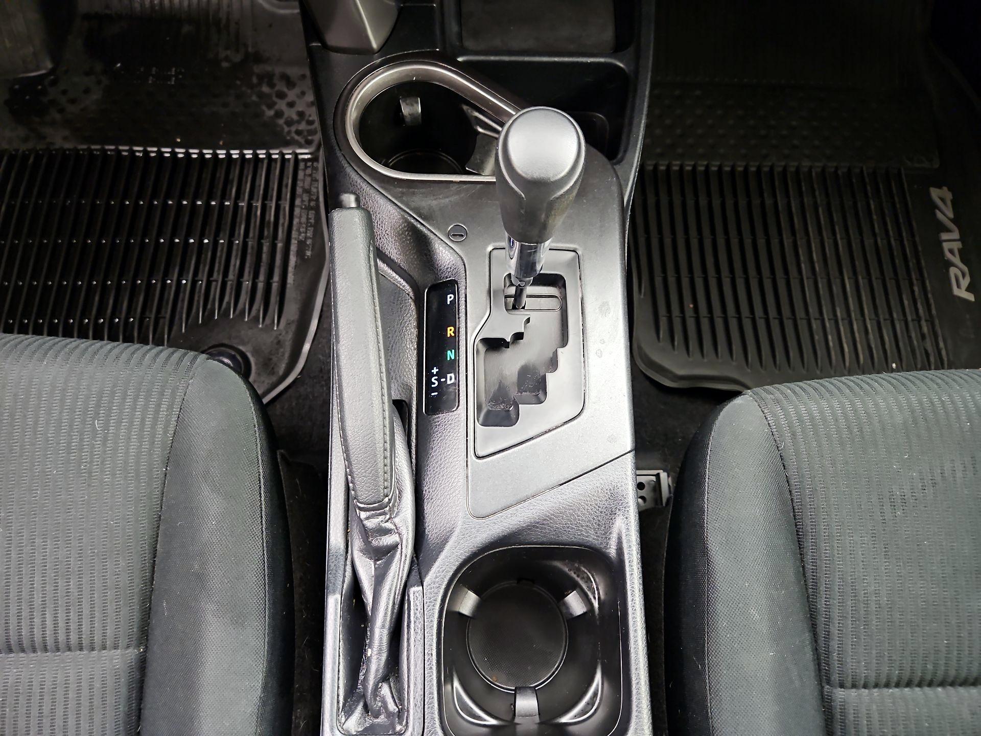 Thumbnail: 2018 Toyota RAV4 - 17