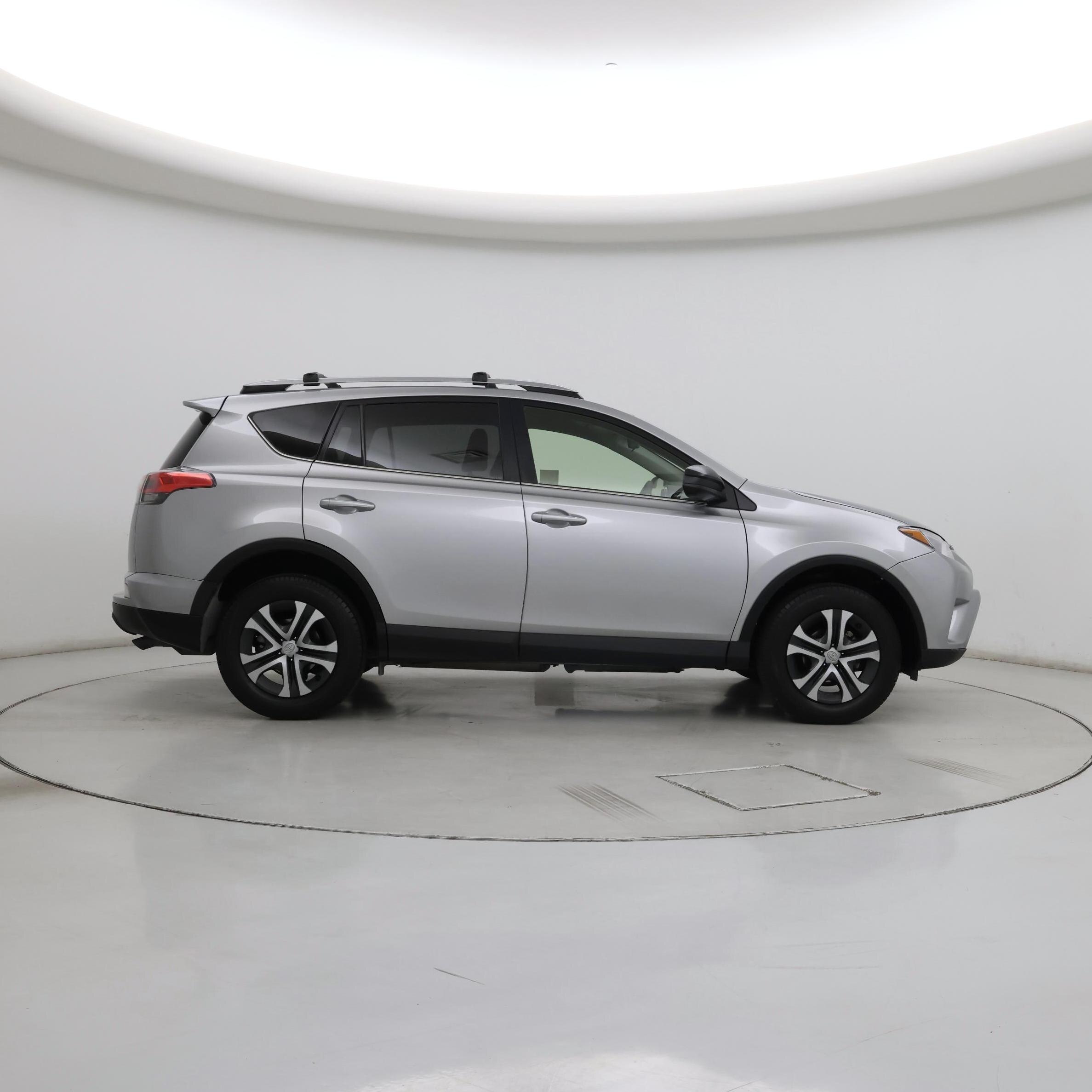 Thumbnail: 2018 Toyota RAV4 - 7
