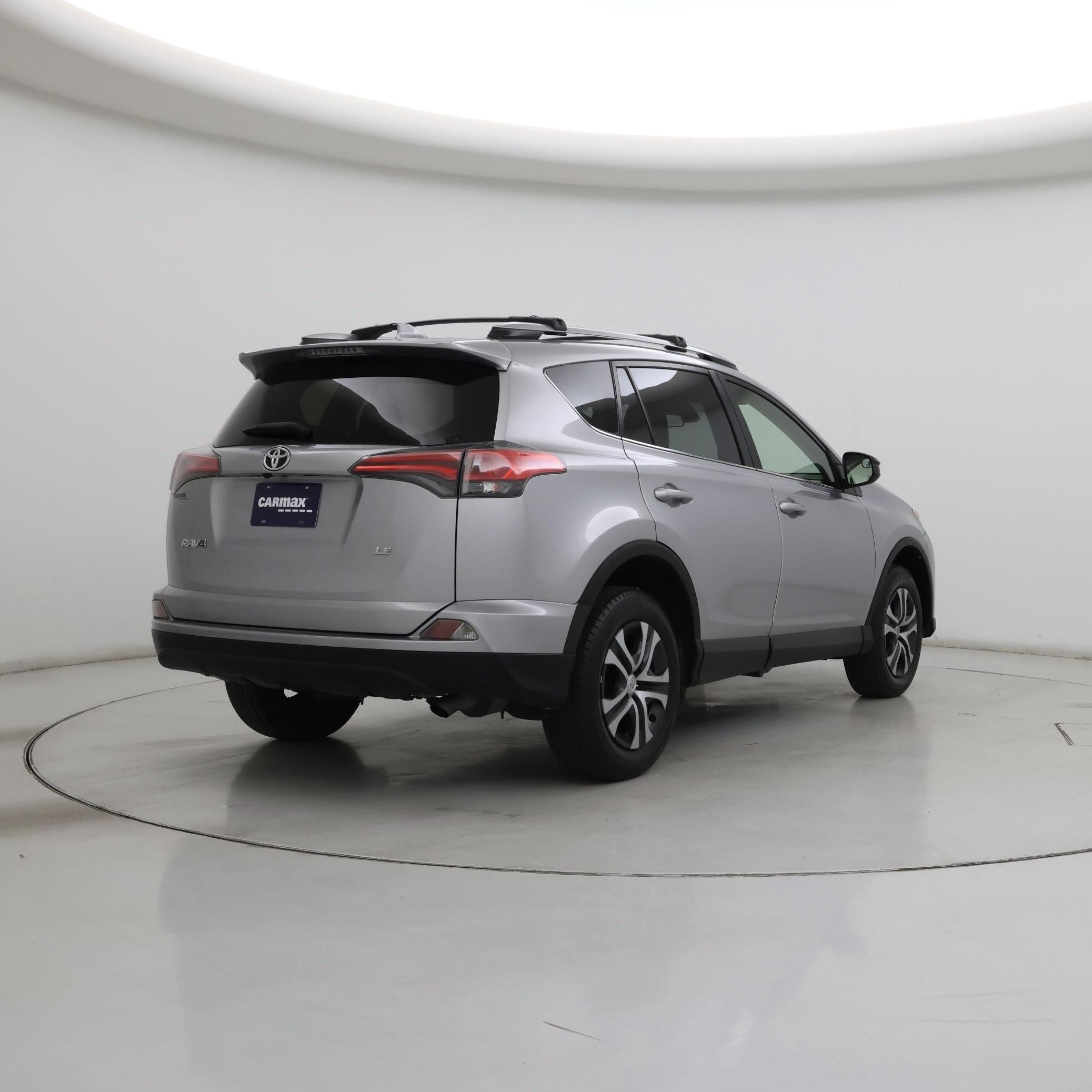 Thumbnail: 2018 Toyota RAV4 - 8