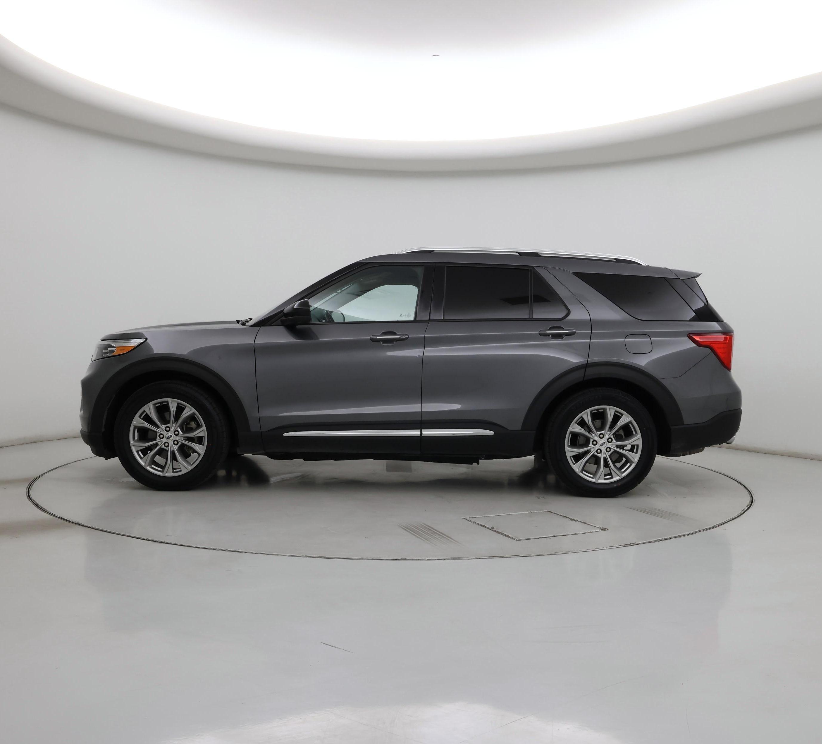 Thumbnail: 2022 Ford Explorer - 3