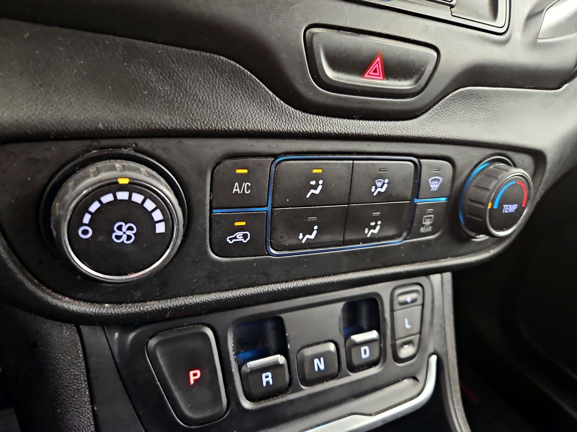 Thumbnail: 2018 GMC Terrain - 16