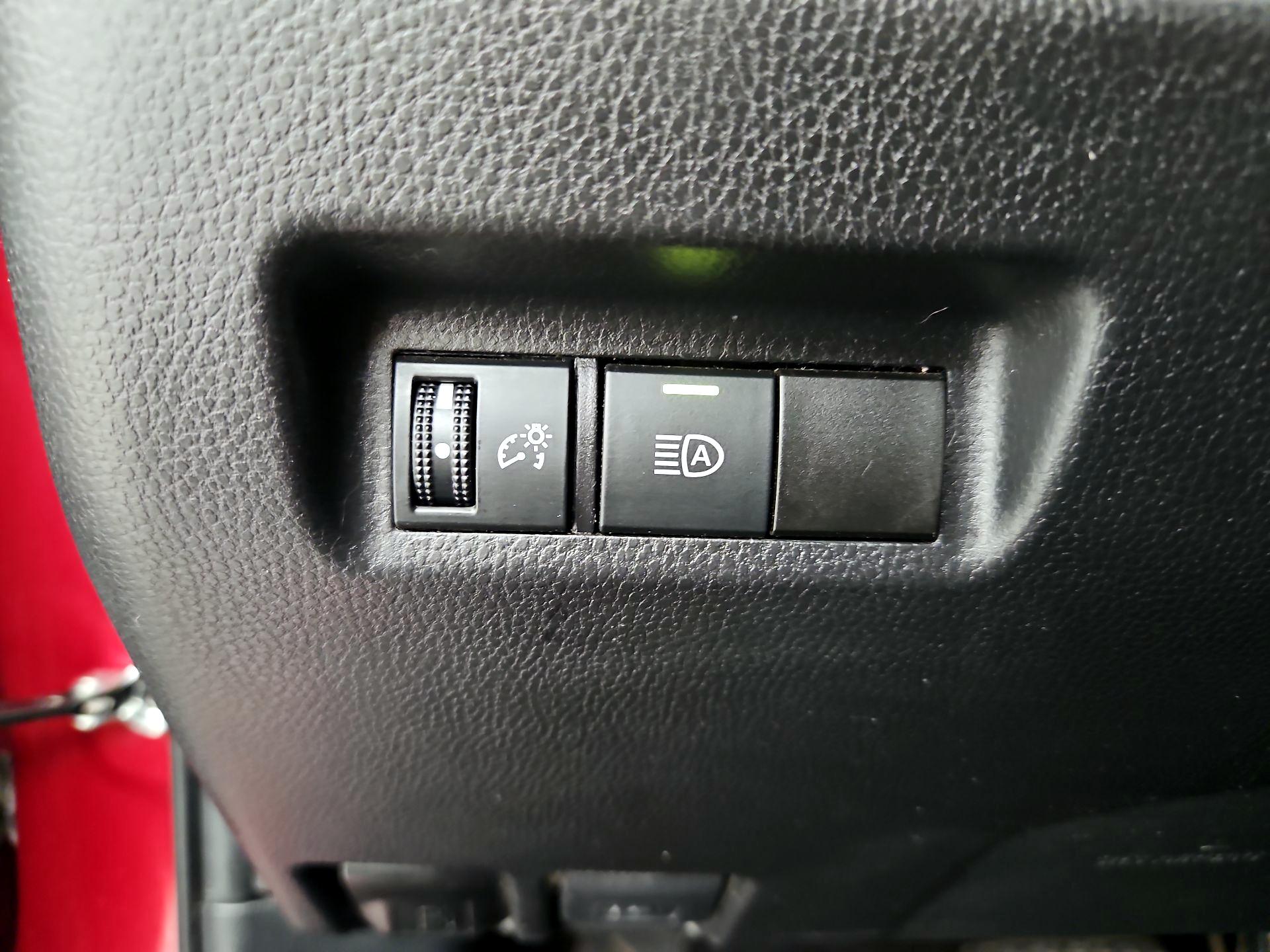 Thumbnail: 2021 Toyota RAV4 - 13