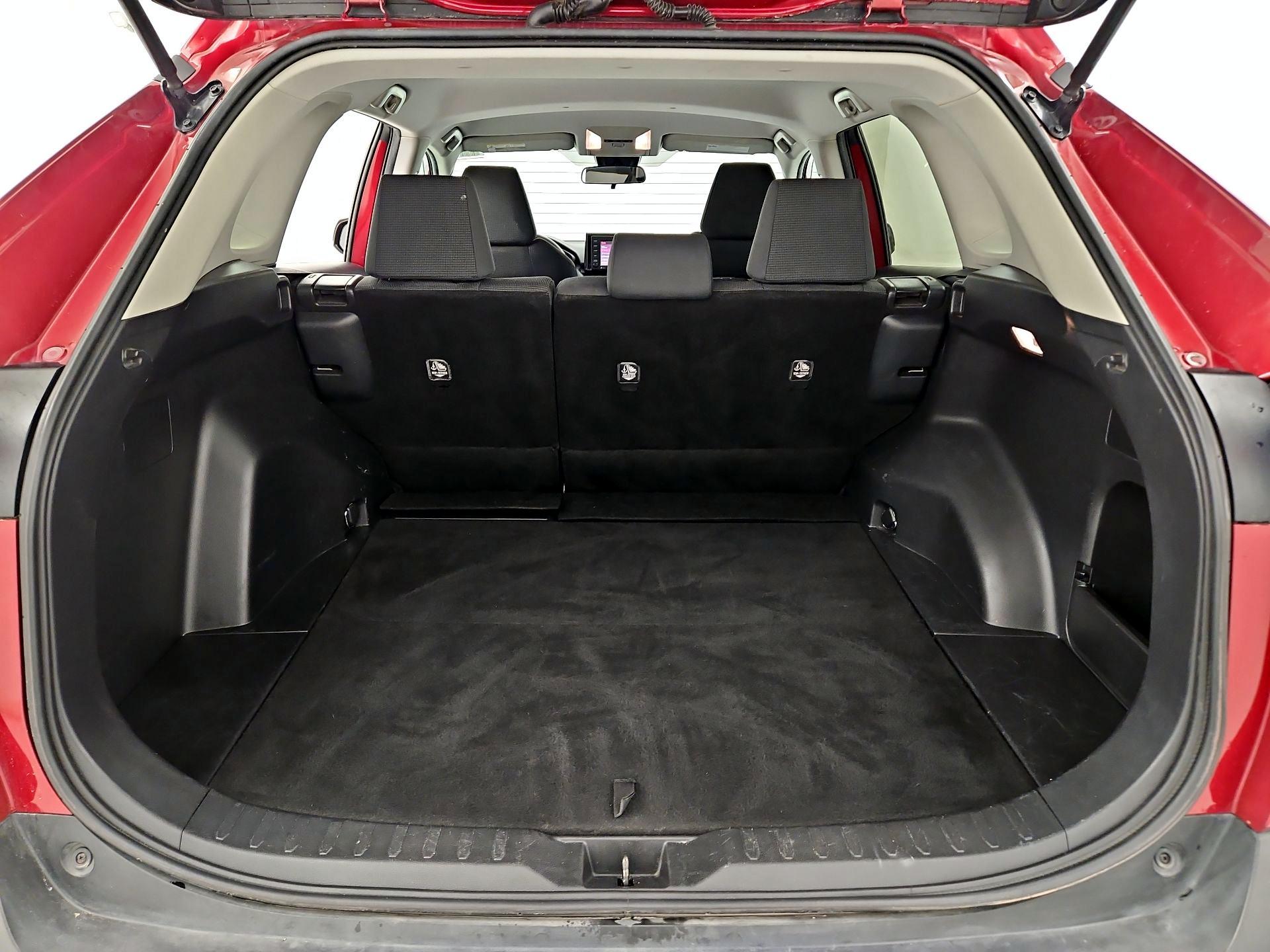 Thumbnail: 2021 Toyota RAV4 - 20