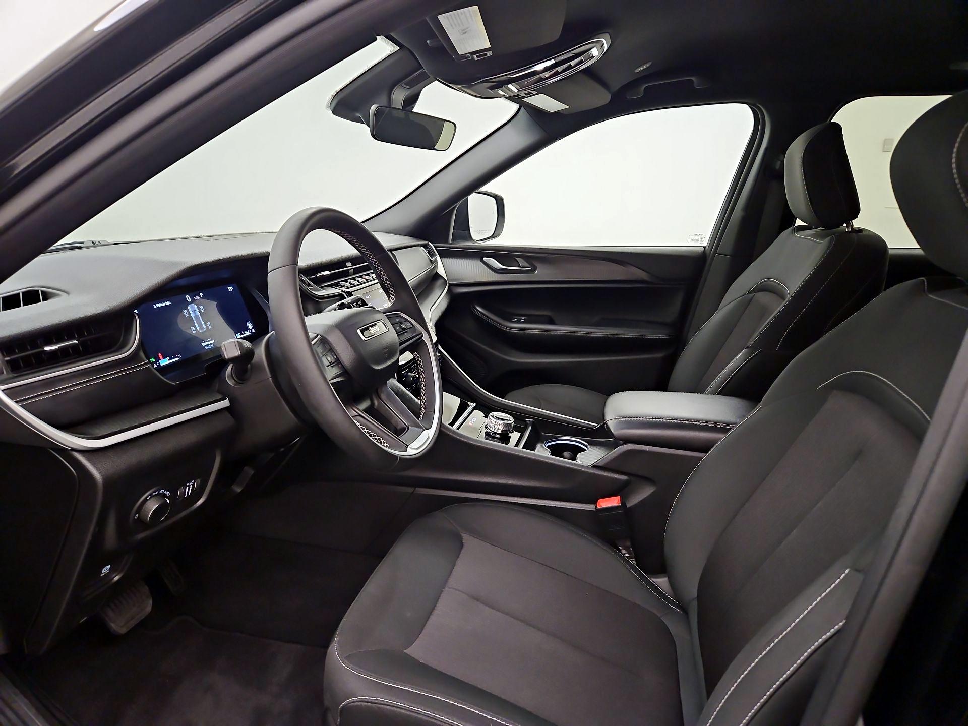 Thumbnail: 2025 Jeep Grand Cherokee - 11