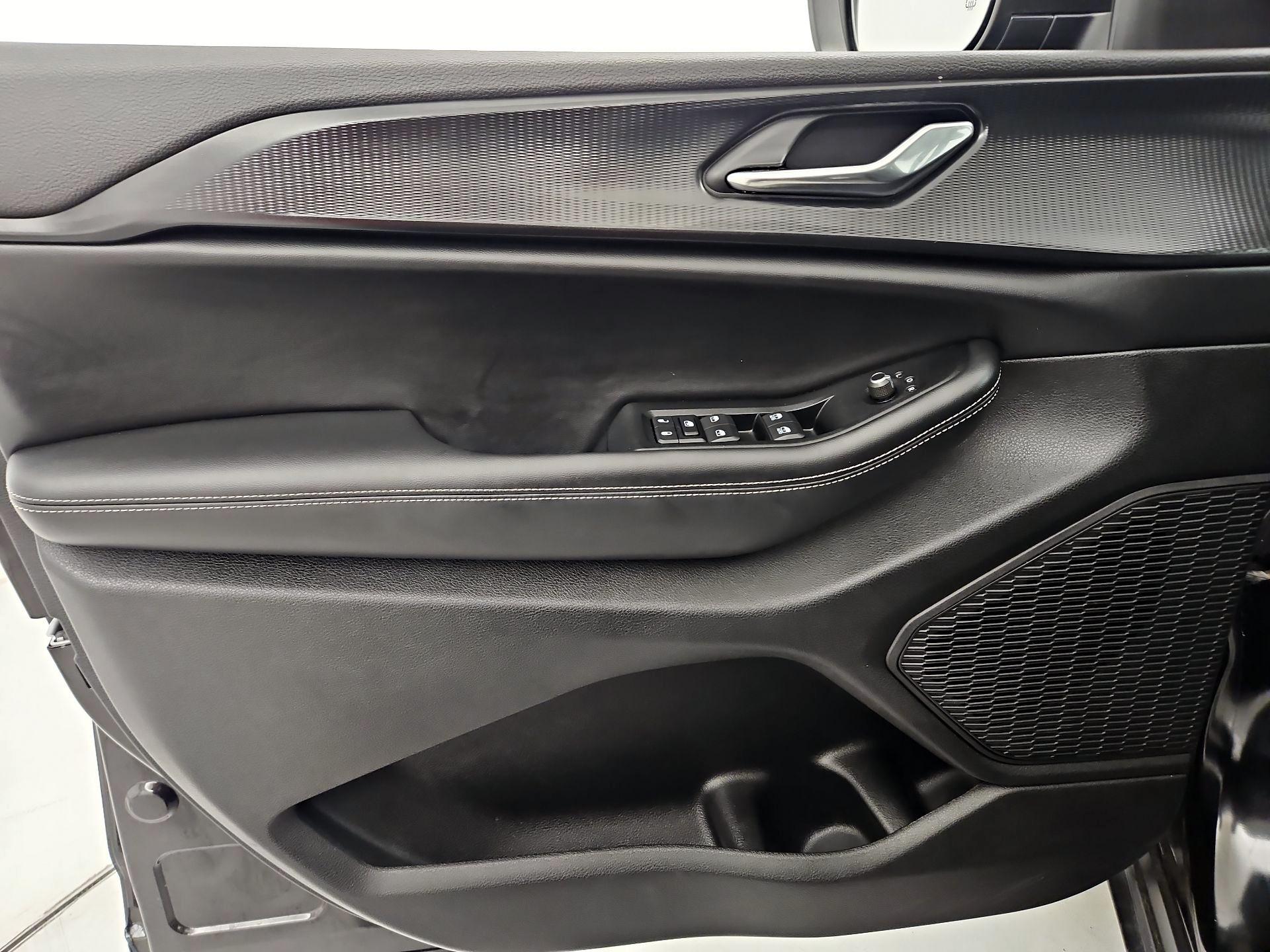 Thumbnail: 2025 Jeep Grand Cherokee - 12