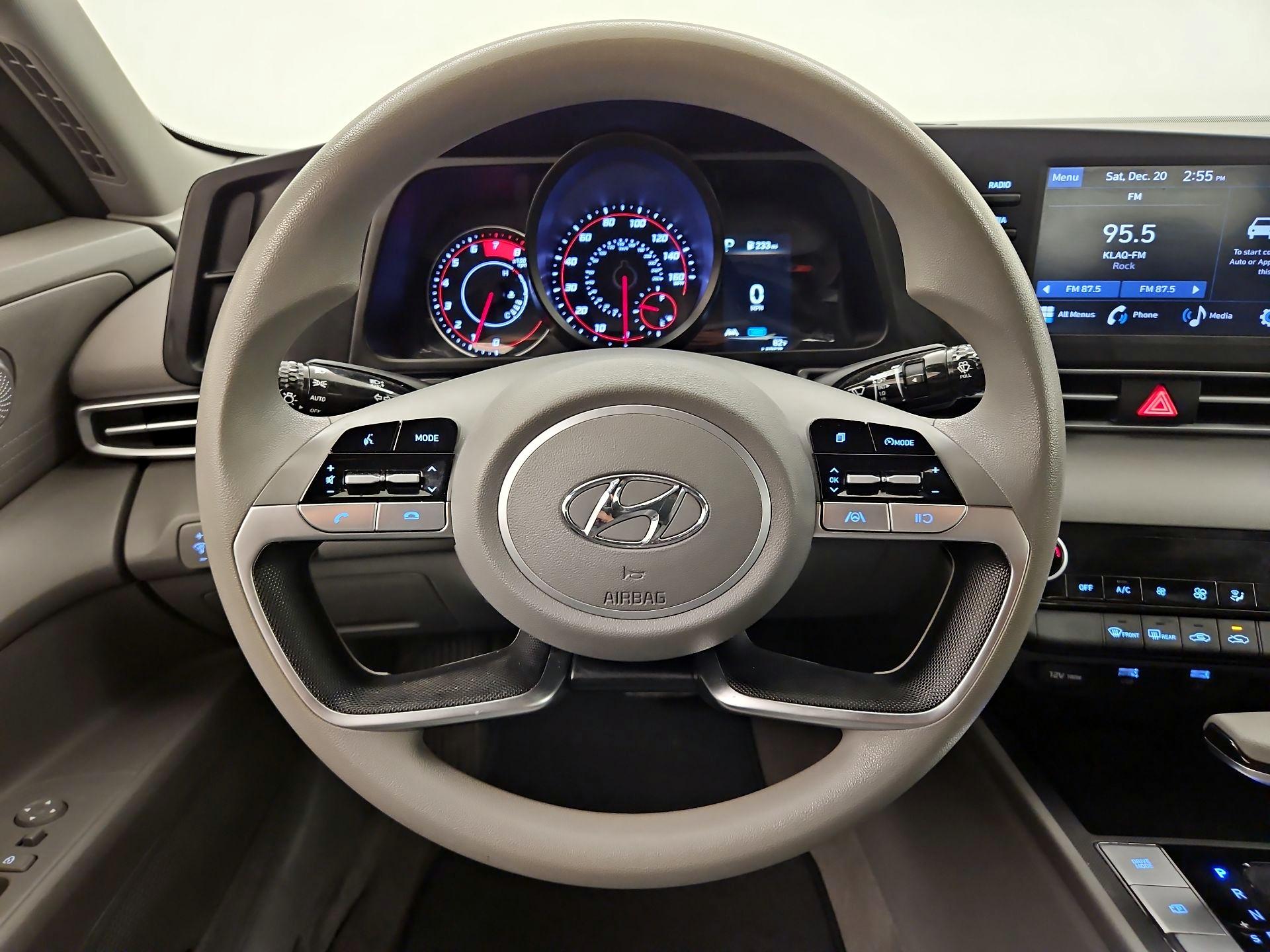 Thumbnail: 2022 Hyundai Elantra - 10