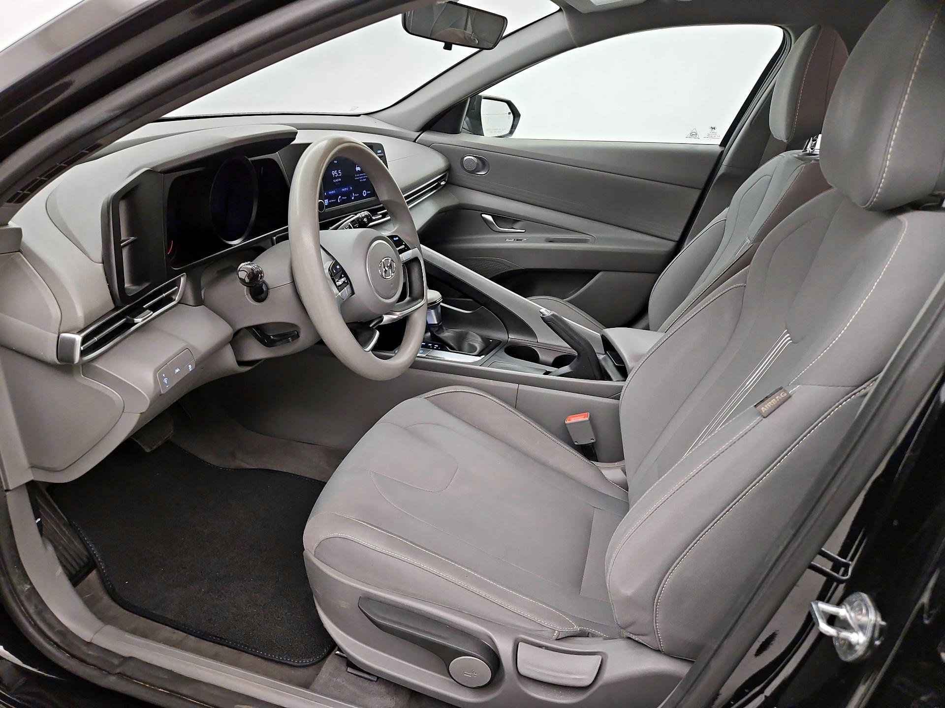 Thumbnail: 2022 Hyundai Elantra - 11