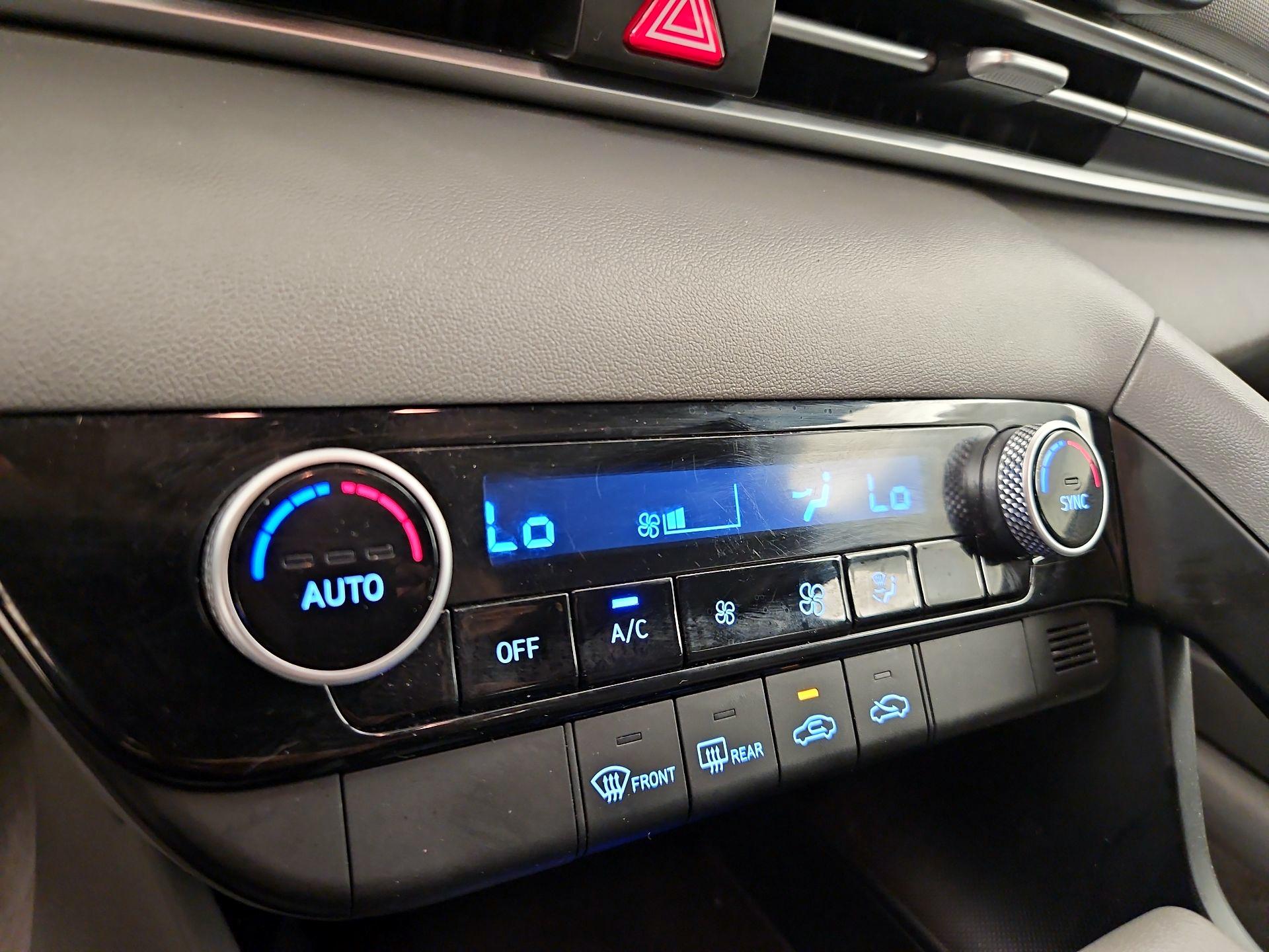 Thumbnail: 2022 Hyundai Elantra - 16