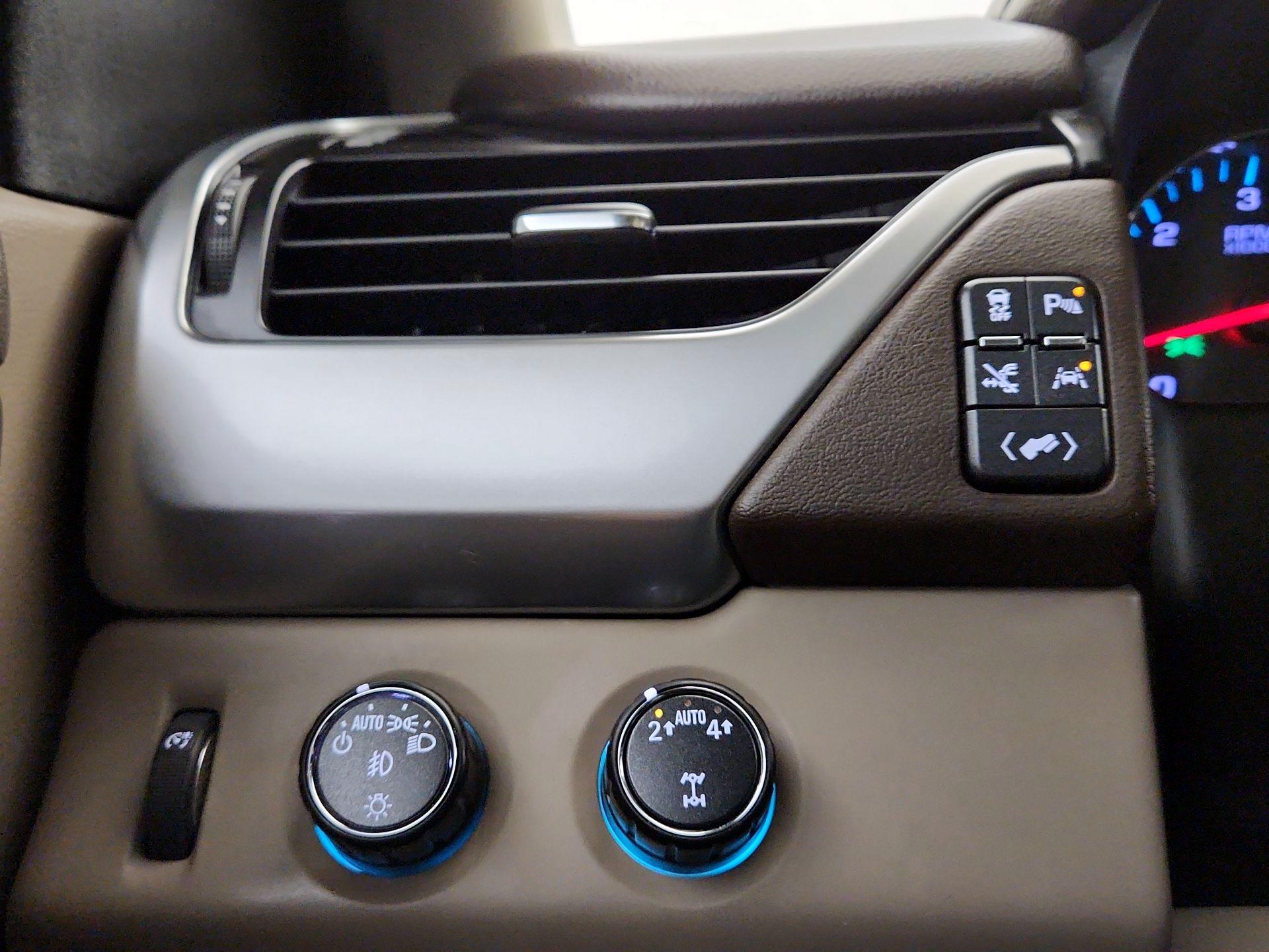 Thumbnail: 2018 Chevrolet Tahoe - 13