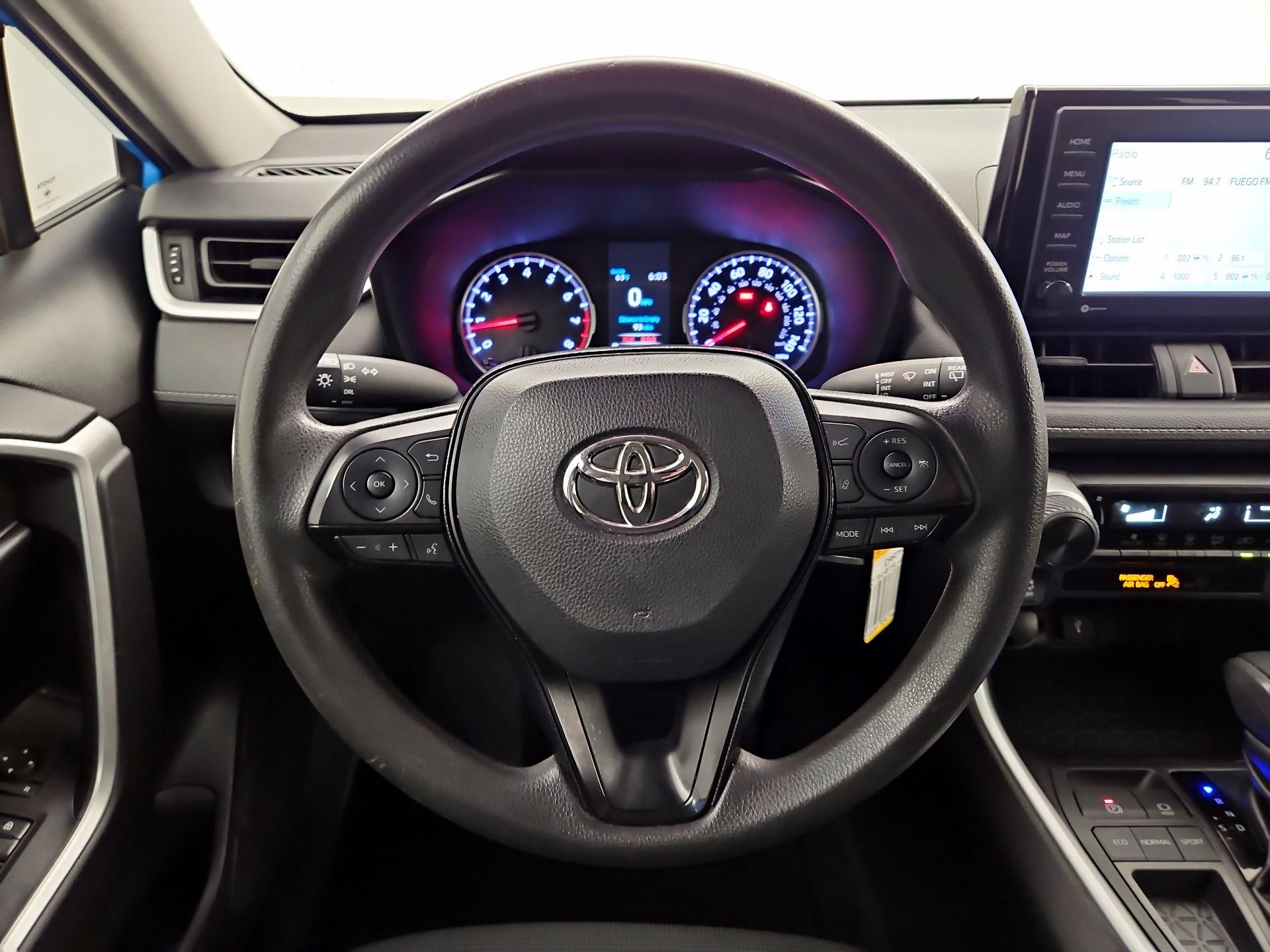 Thumbnail: 2020 Toyota RAV4 - 10