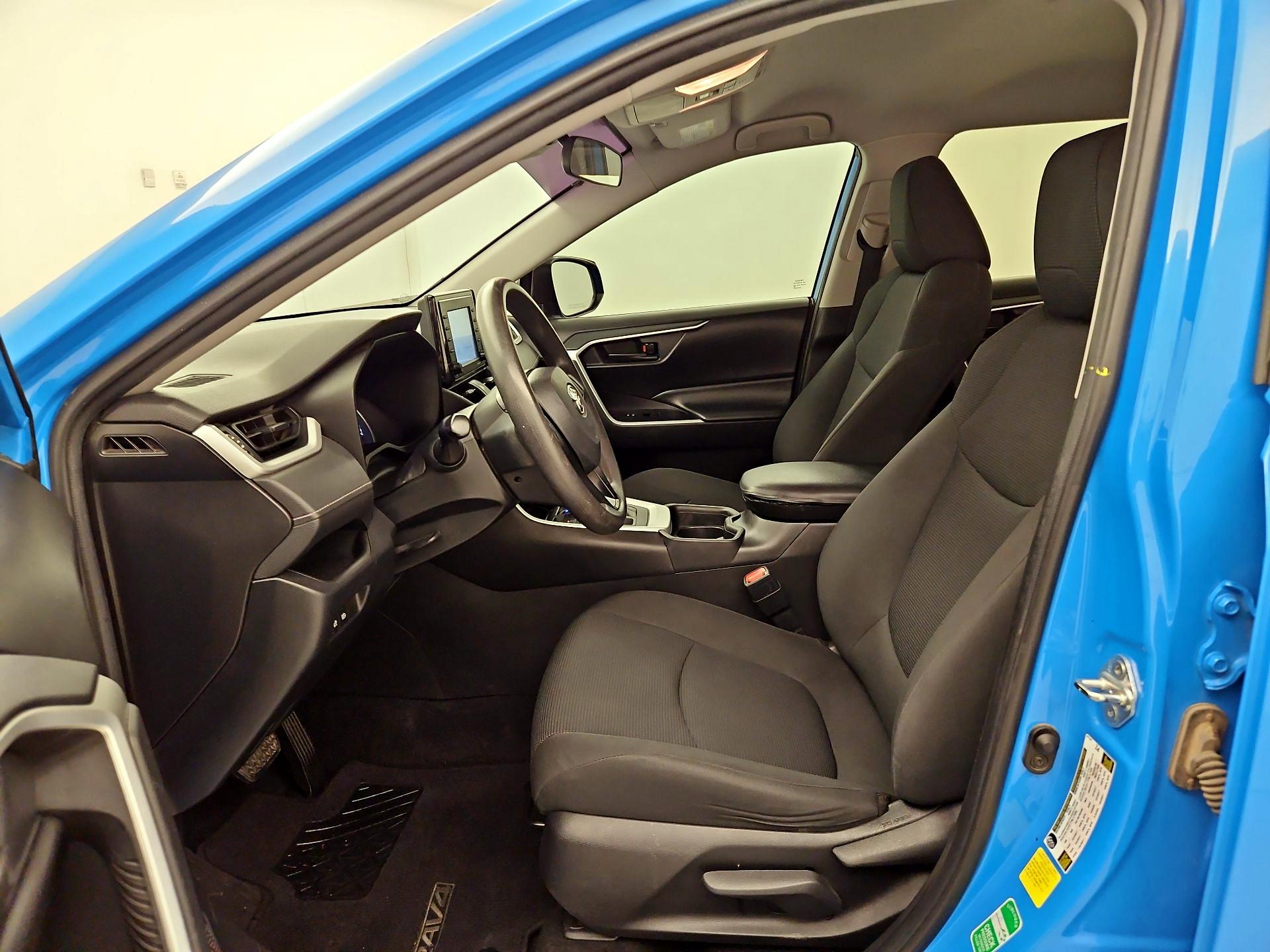 Thumbnail: 2020 Toyota RAV4 - 11