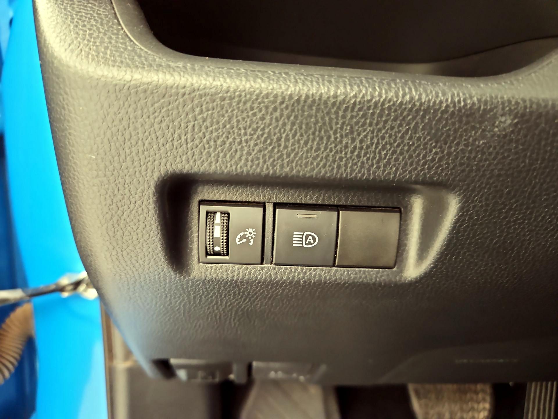 Thumbnail: 2020 Toyota RAV4 - 13