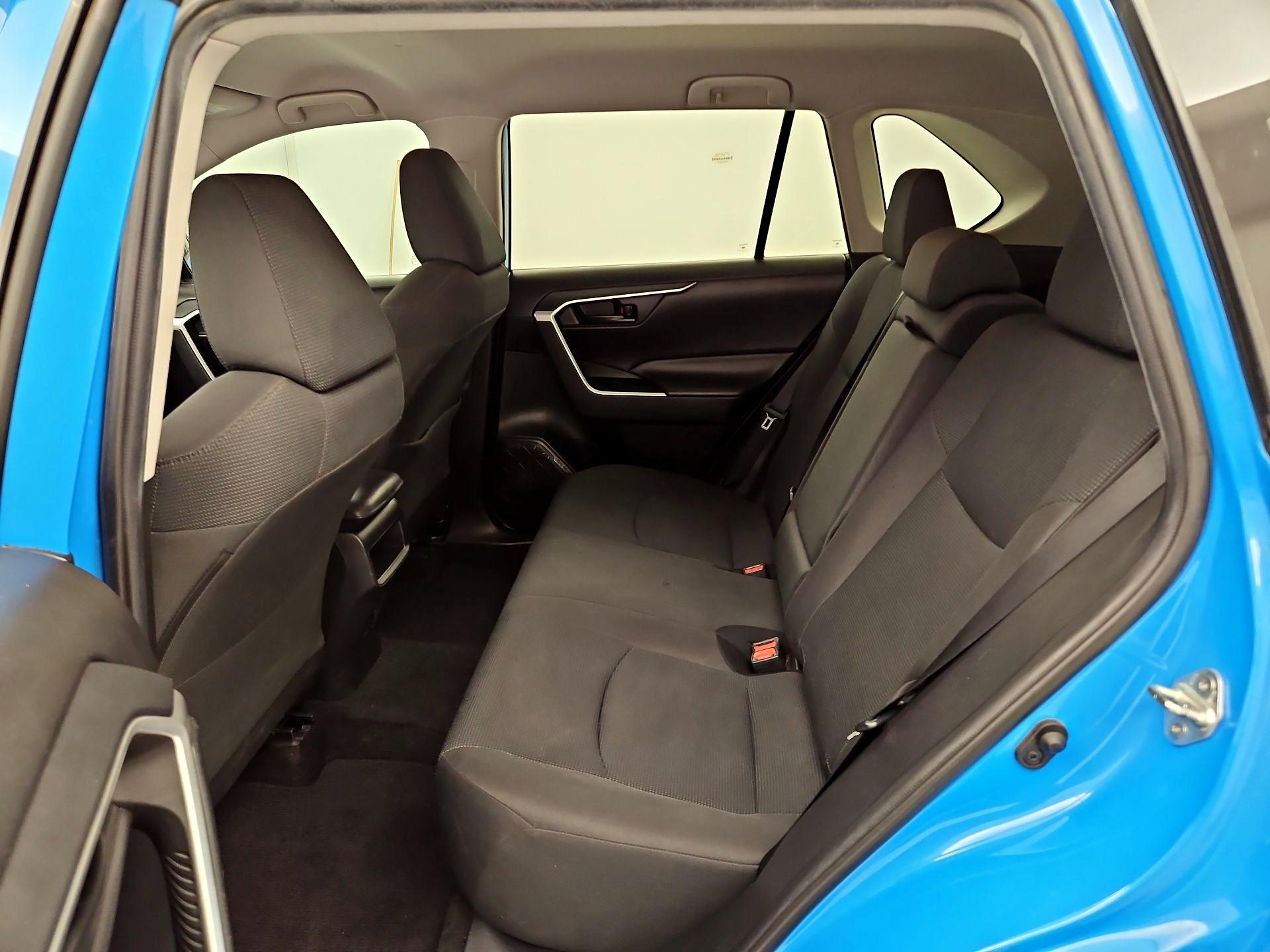 Thumbnail: 2020 Toyota RAV4 - 19