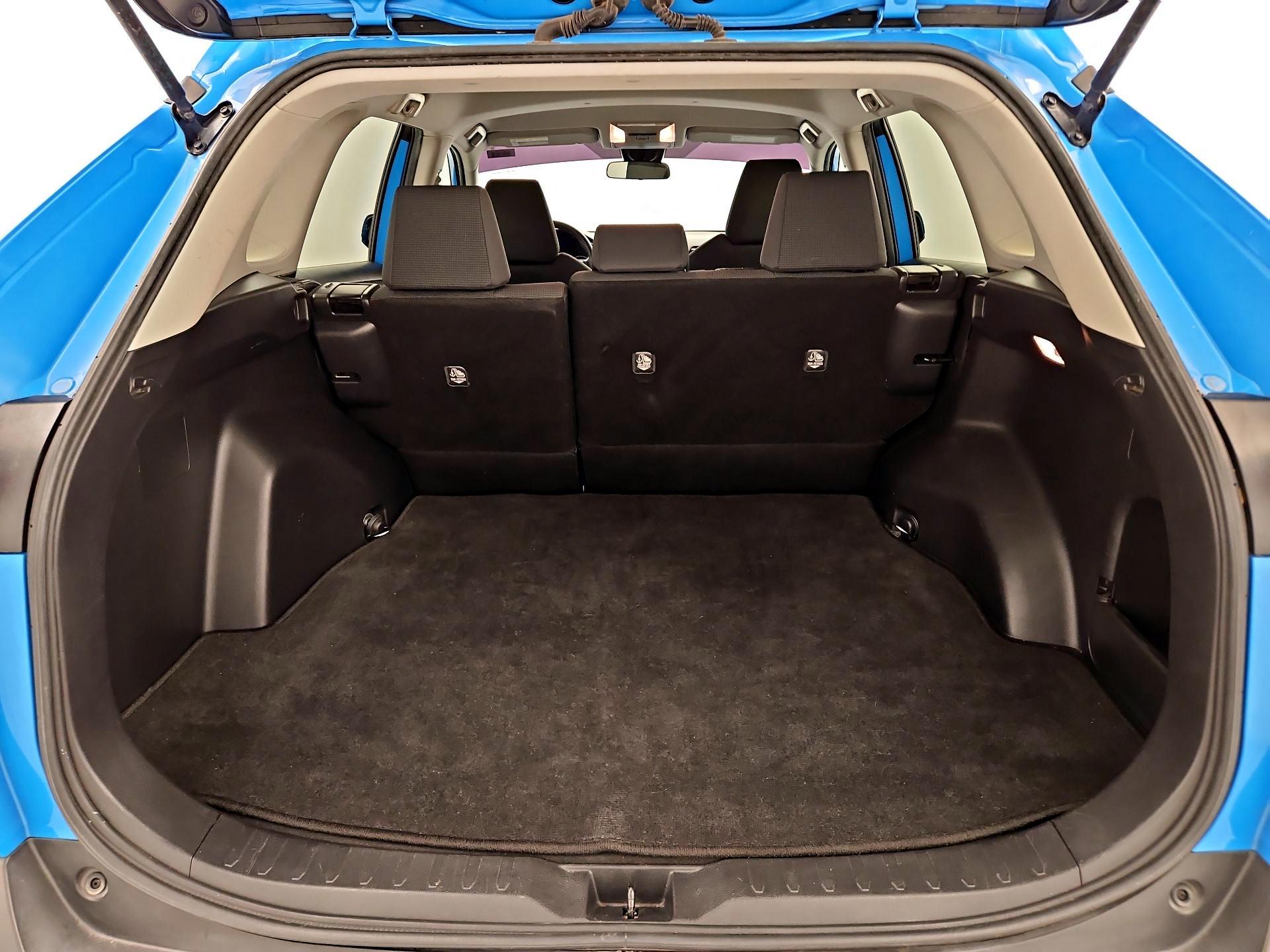 Thumbnail: 2020 Toyota RAV4 - 20