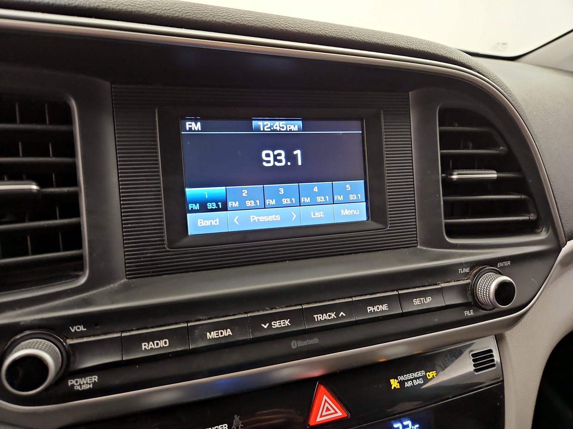 Thumbnail: 2020 Hyundai Elantra - 15