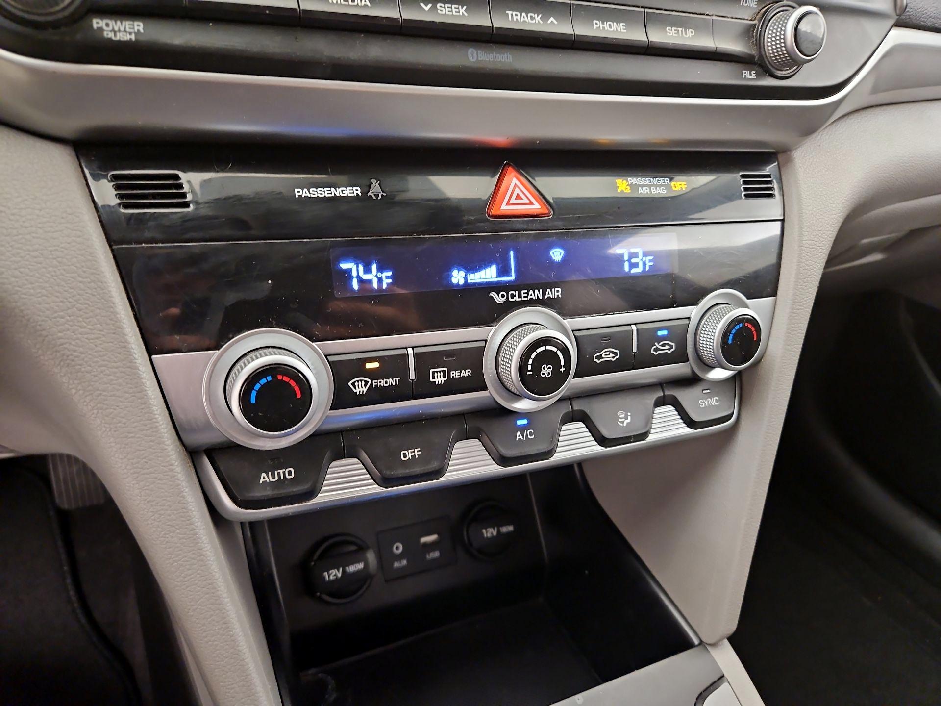 Thumbnail: 2020 Hyundai Elantra - 16