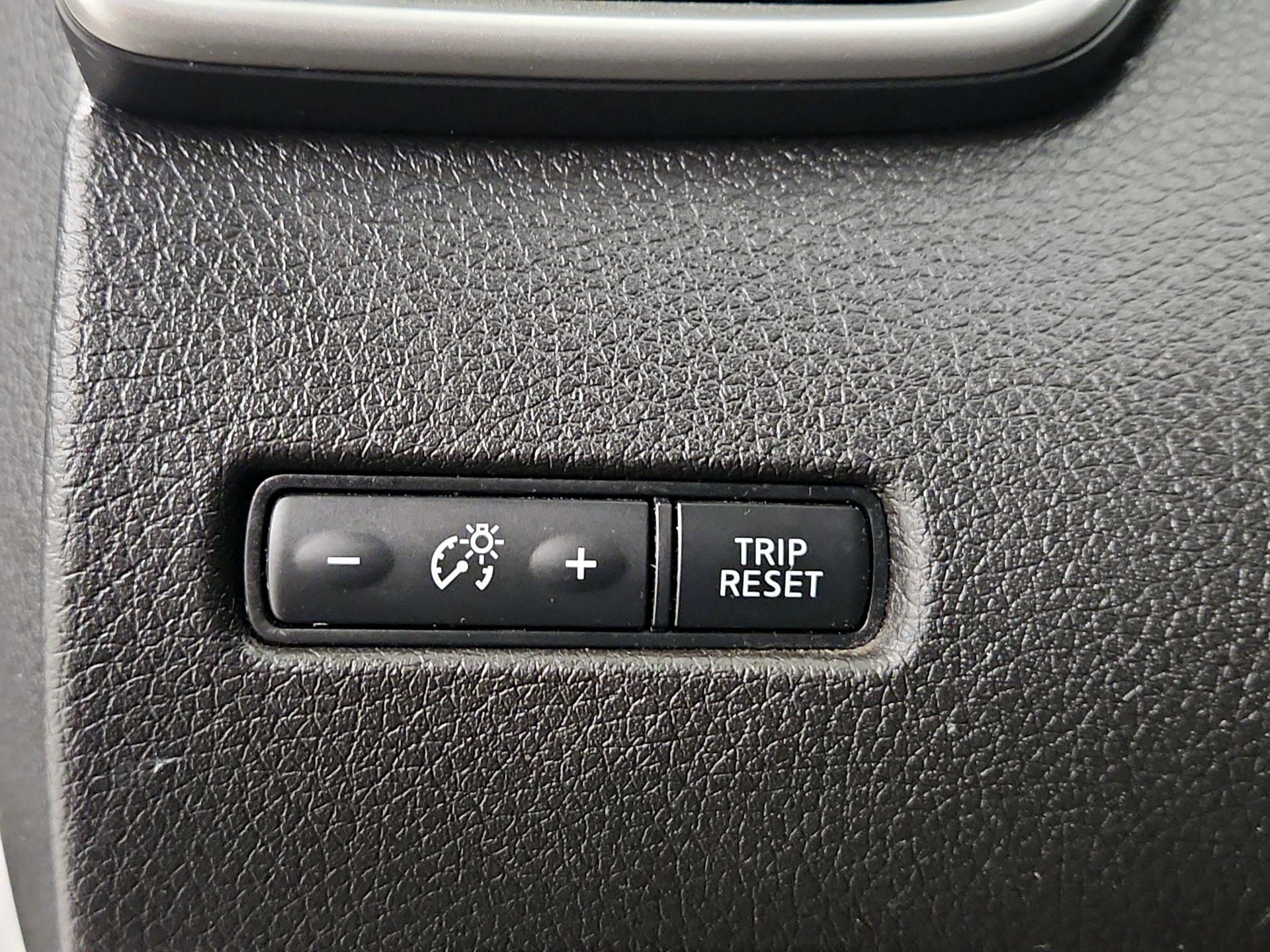 Thumbnail: 2015 Nissan Rogue - 13